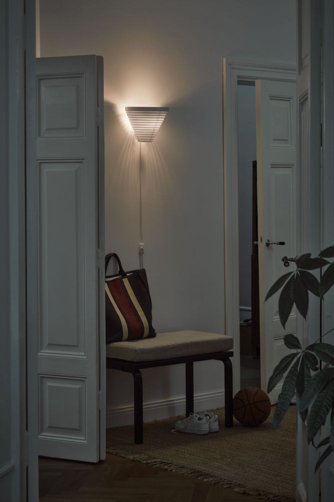 A910 wall lamp Artek
