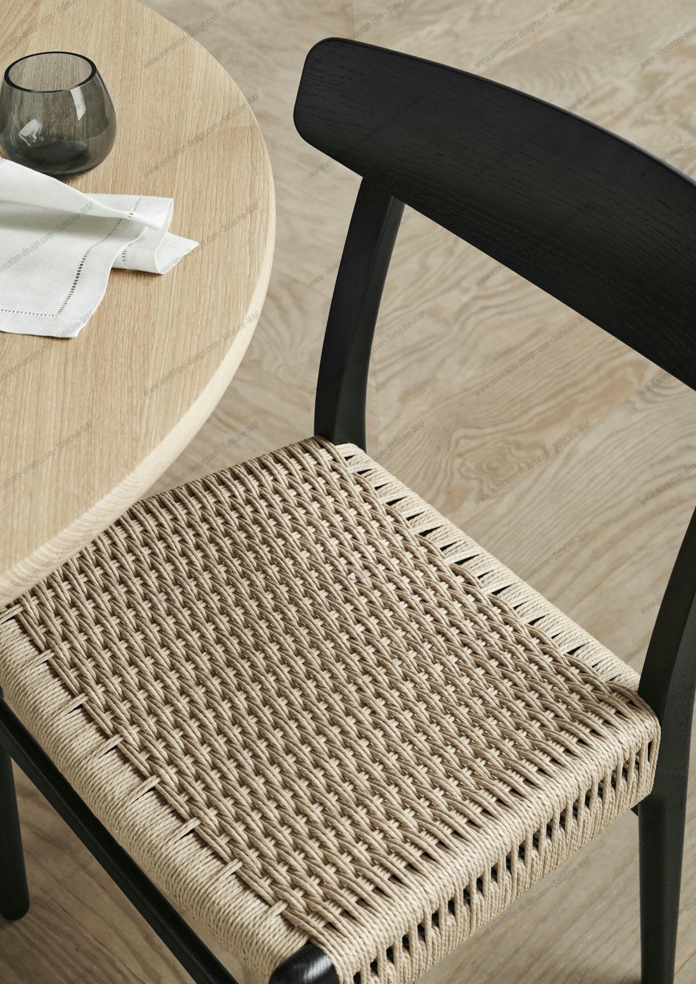 CH337 Extendable oval dining table Carl Hansen & Søn