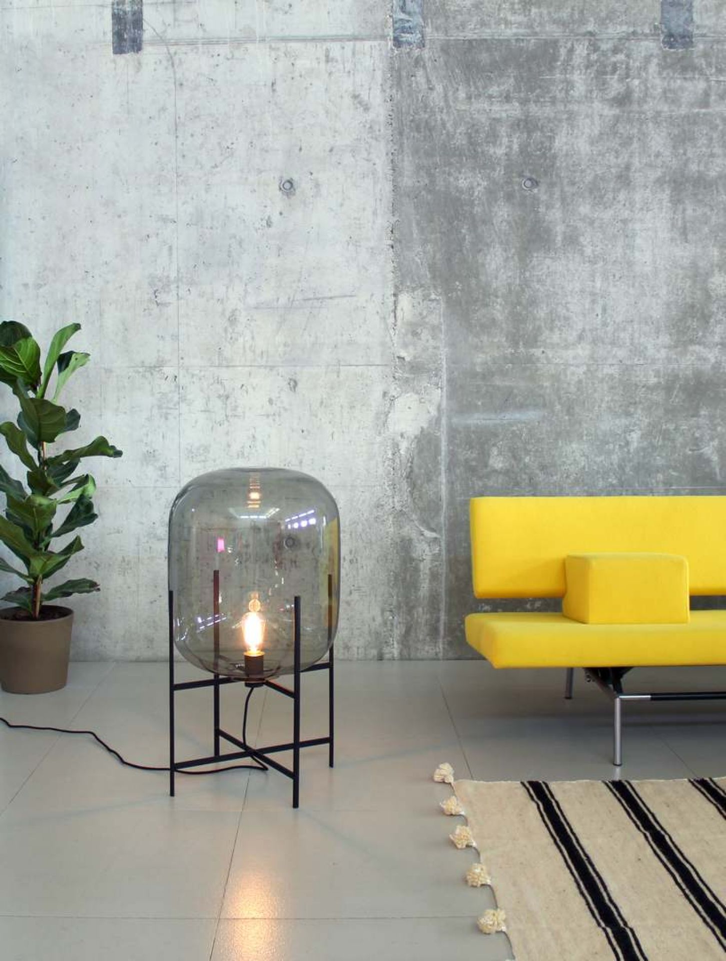Oda Medium floor lamp Pulpo