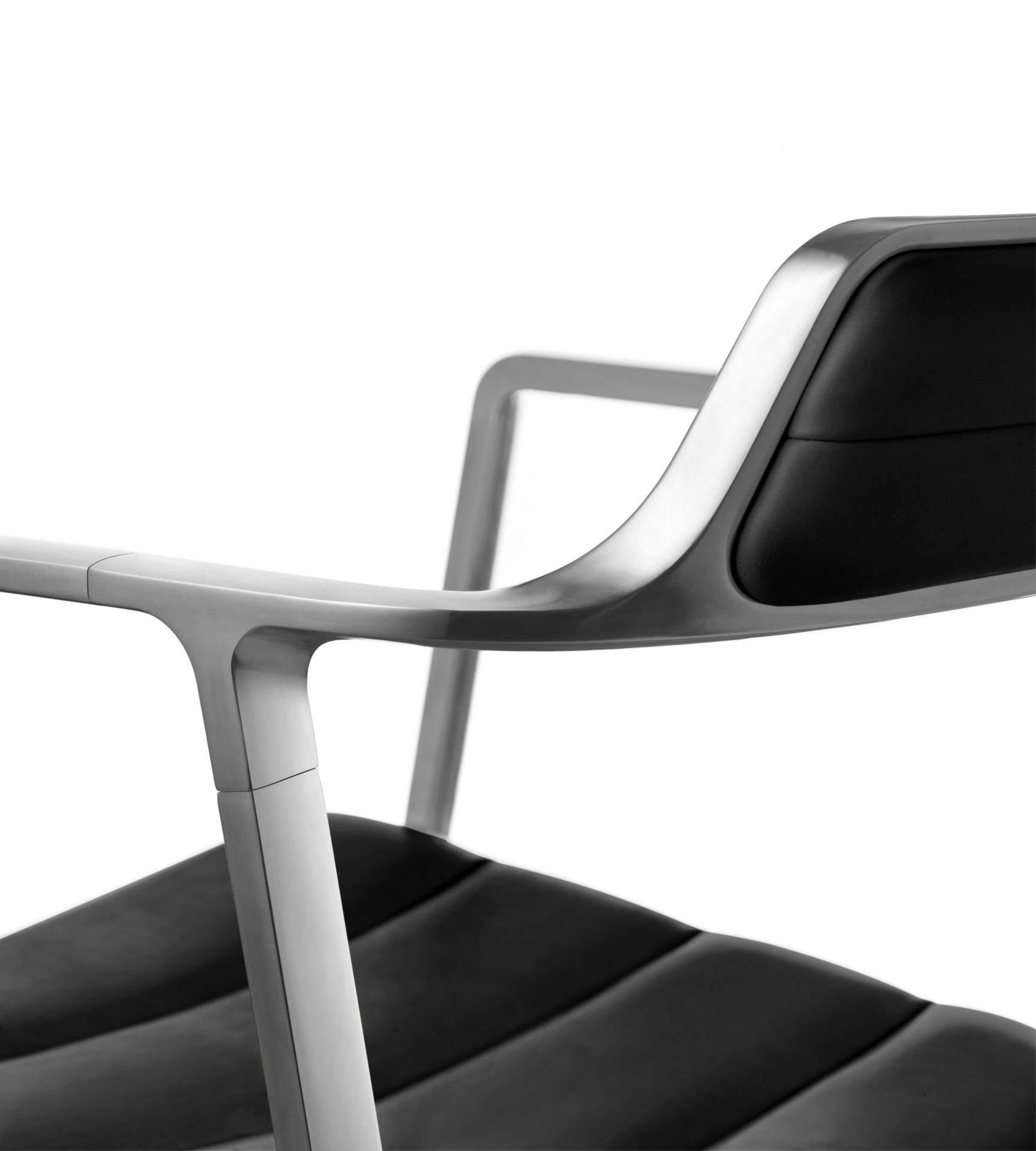 VIPP452 Swivel Chair with Gliders Vipp