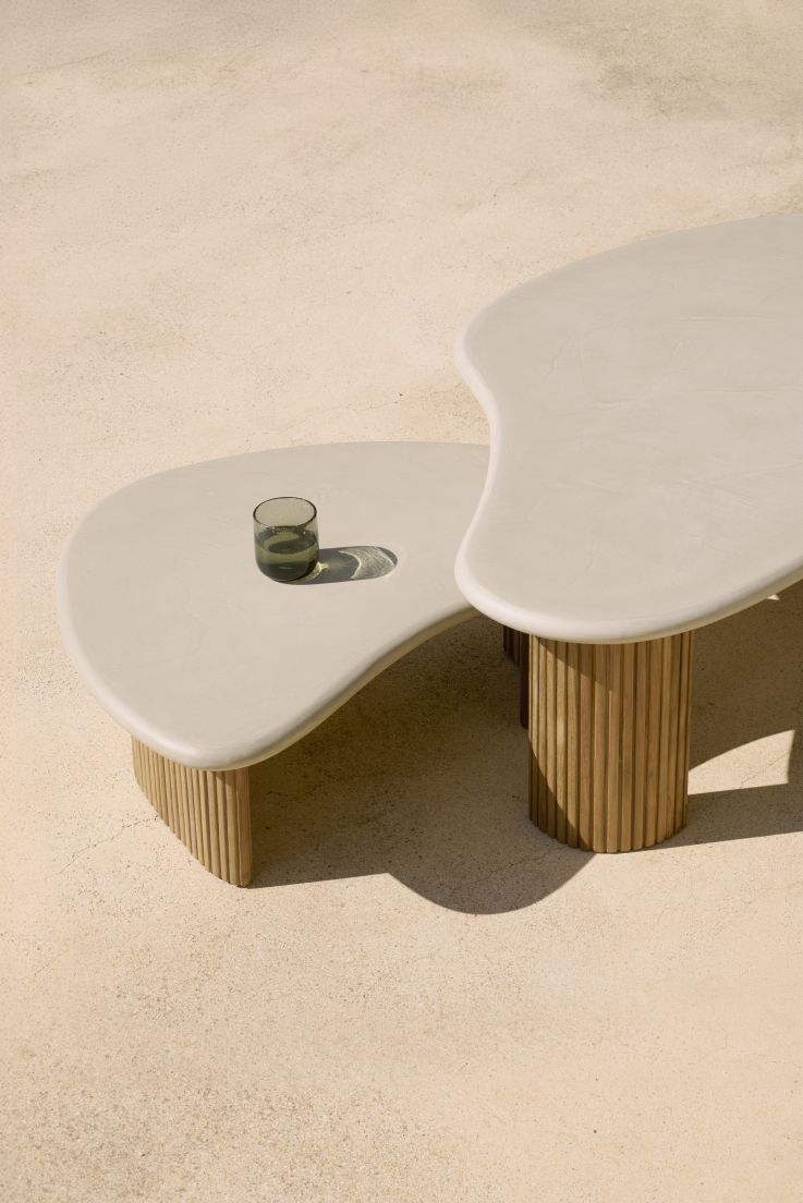 Boomerang coffee table outdoor concrete/teak Ethnicraft
