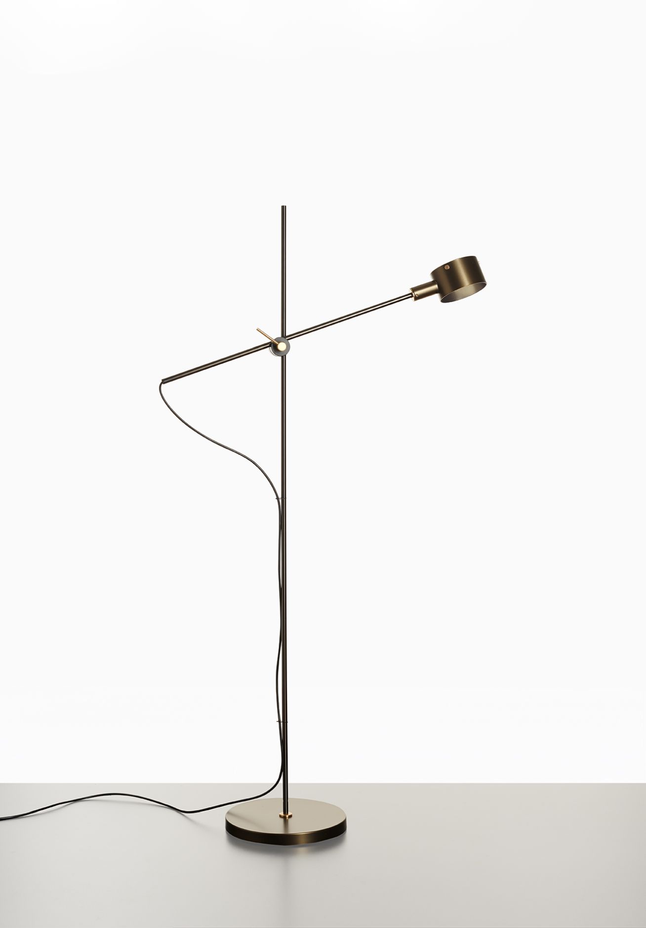 G.O. 352 Floor lamp Oluce G.O. 352 Floor lamp Oluce