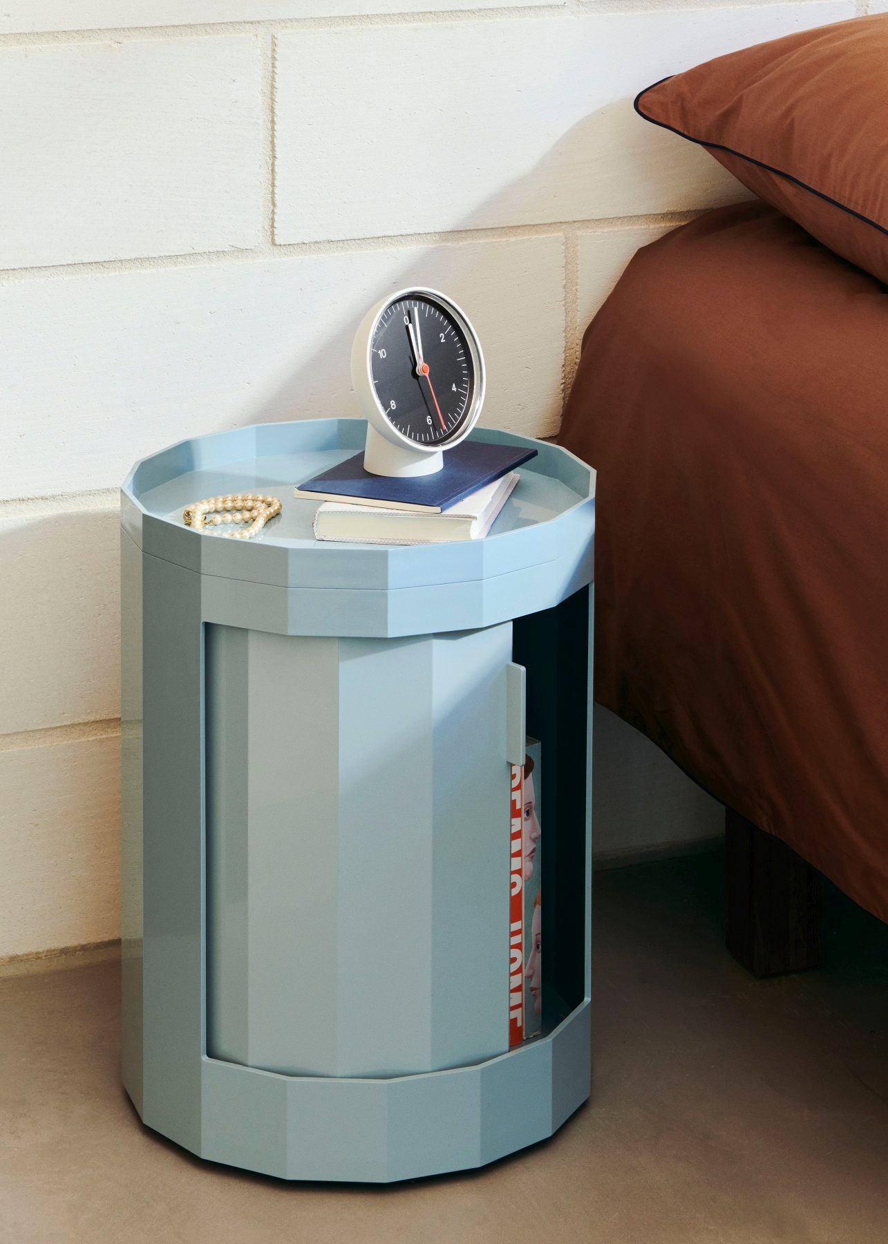 Table Clock Dual-function table clock / wall clock Hay