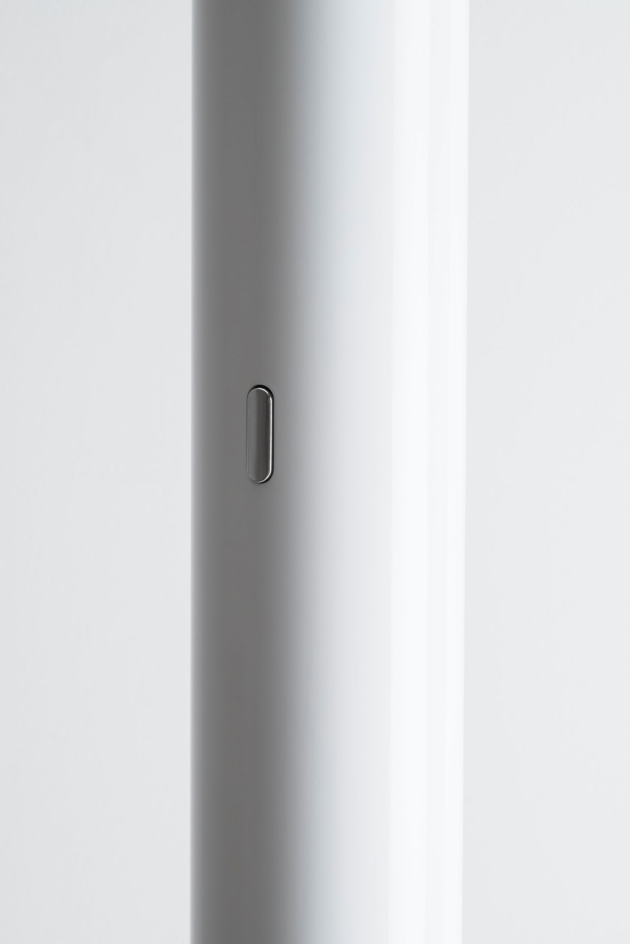 Ilio LED floor lamp white shiny Artemide