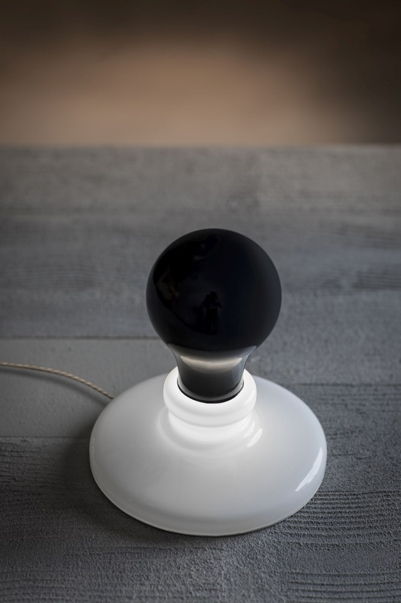 Light Bulb Tavolo LED Table lamp Foscarini