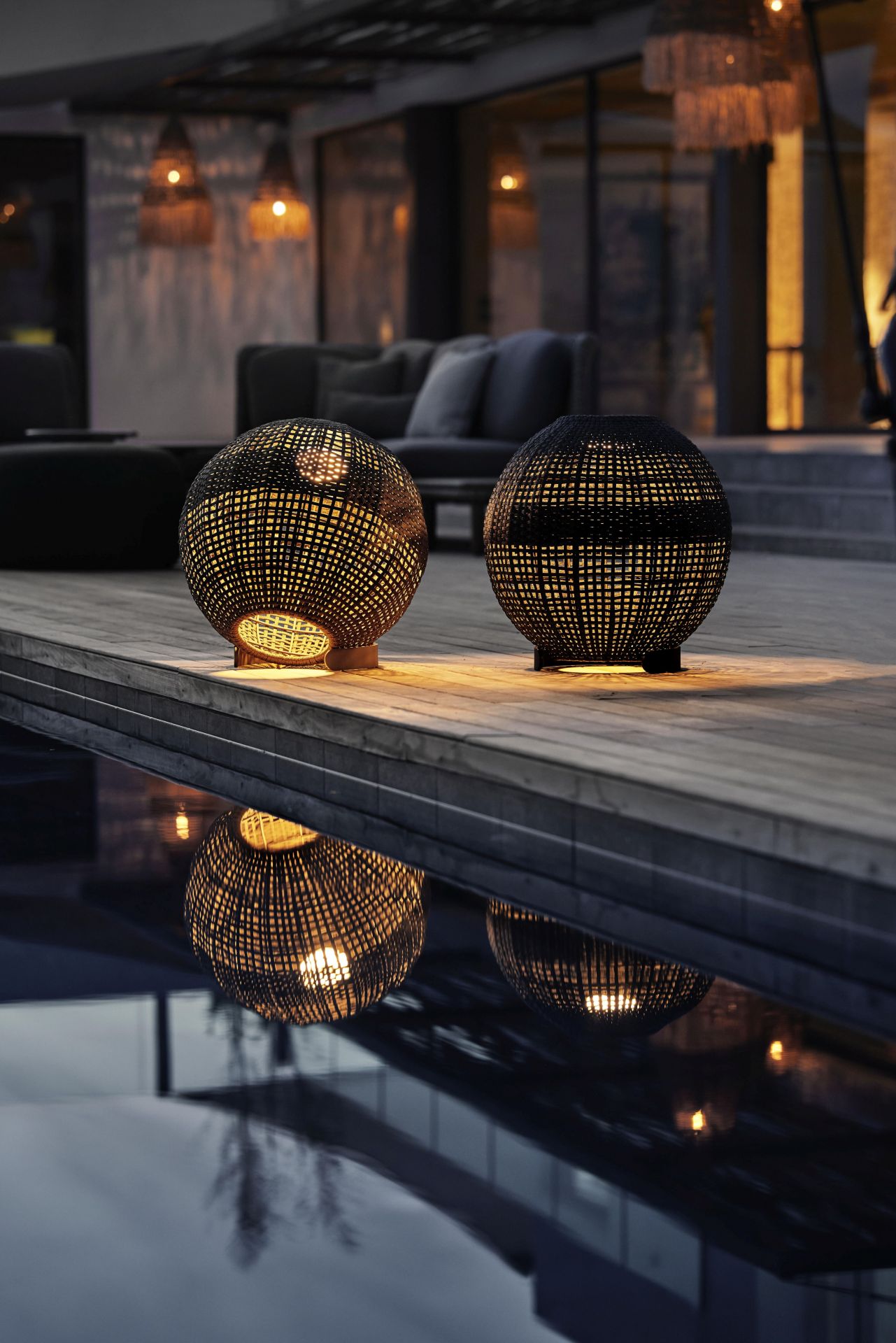 Illusion Outdoor Lamp Round Dark Grey Cane-Line