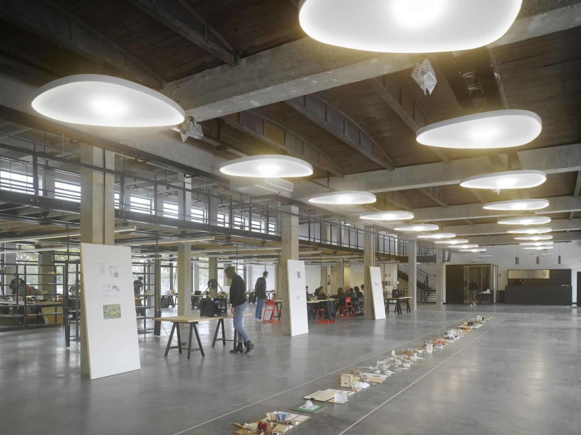 D71PV Petale LED Pendant Light Luceplan