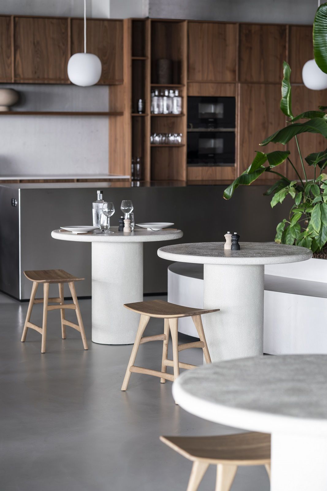 Elements Dining Table Round Ethnicraft