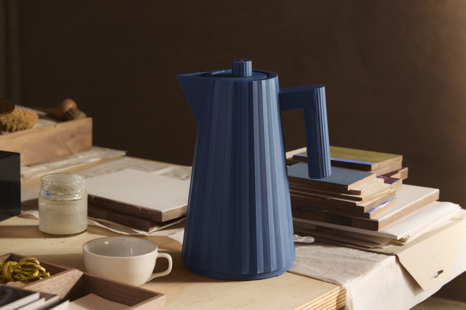 MDL06 Plissé Water Boiler Alessi Blue