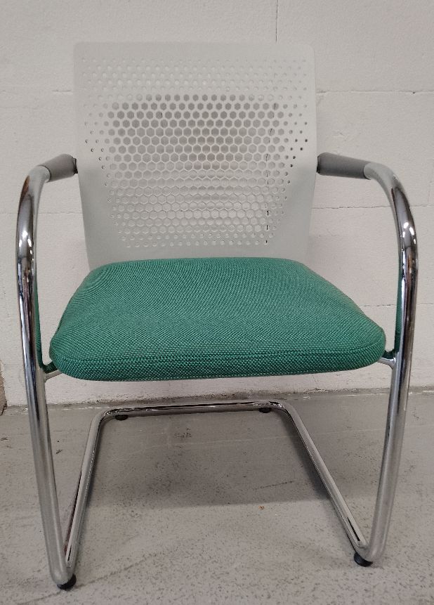 ID Visitor Air cantilever chair Vitra EXHIBITION PIECE / USED FURNITURE