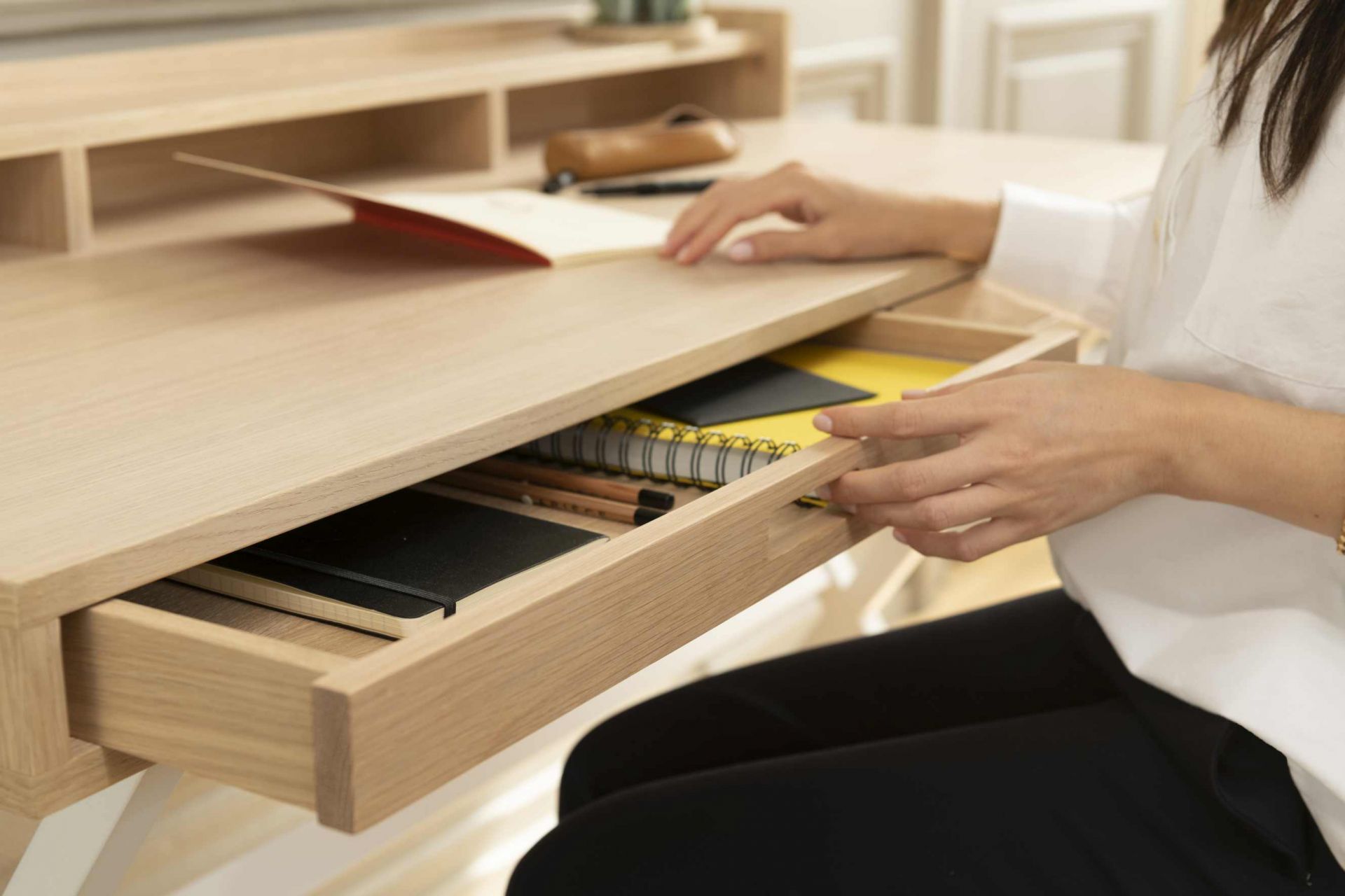 Hyppolite Secretary White Frame Hartô