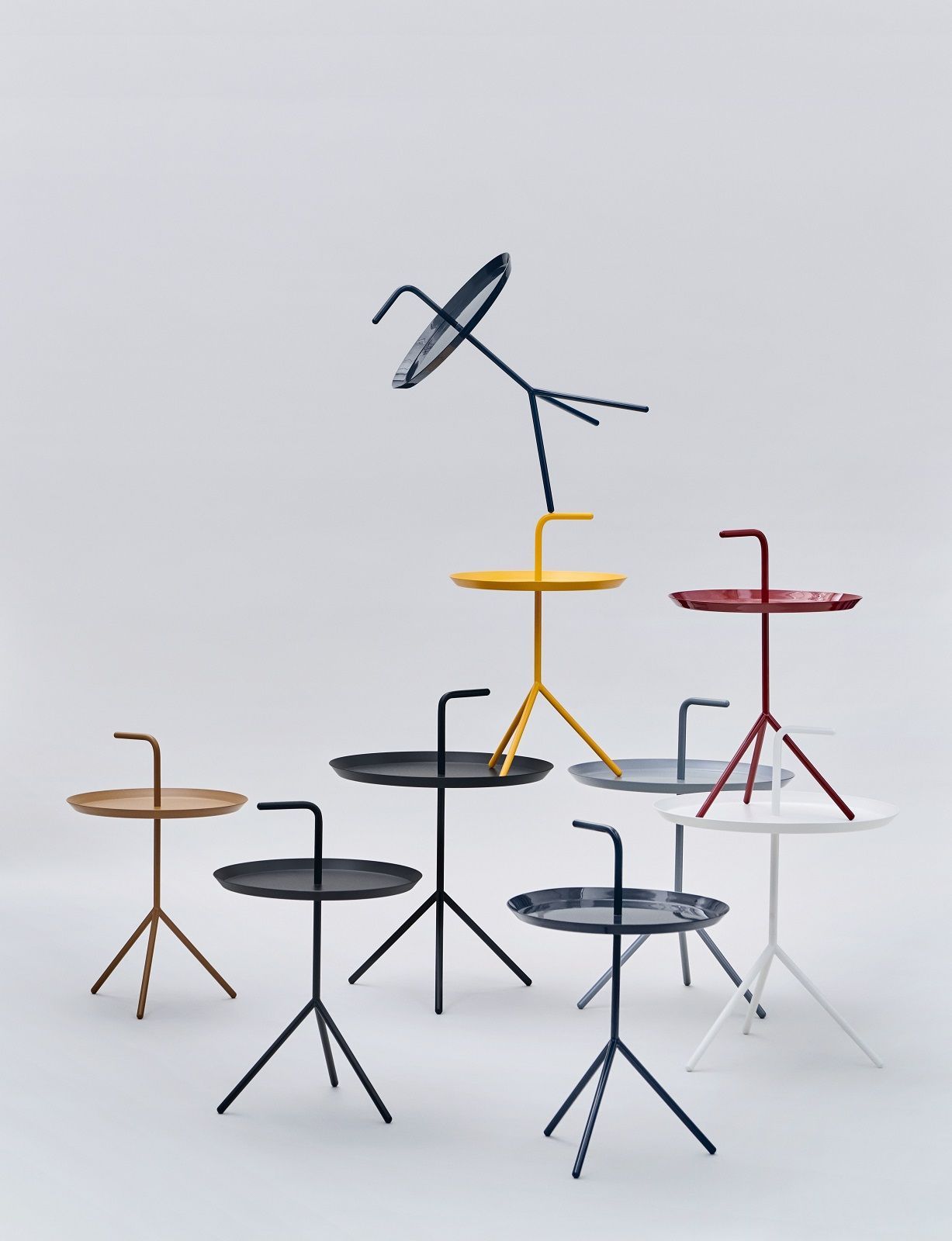 DLM XL Serving Table Hay