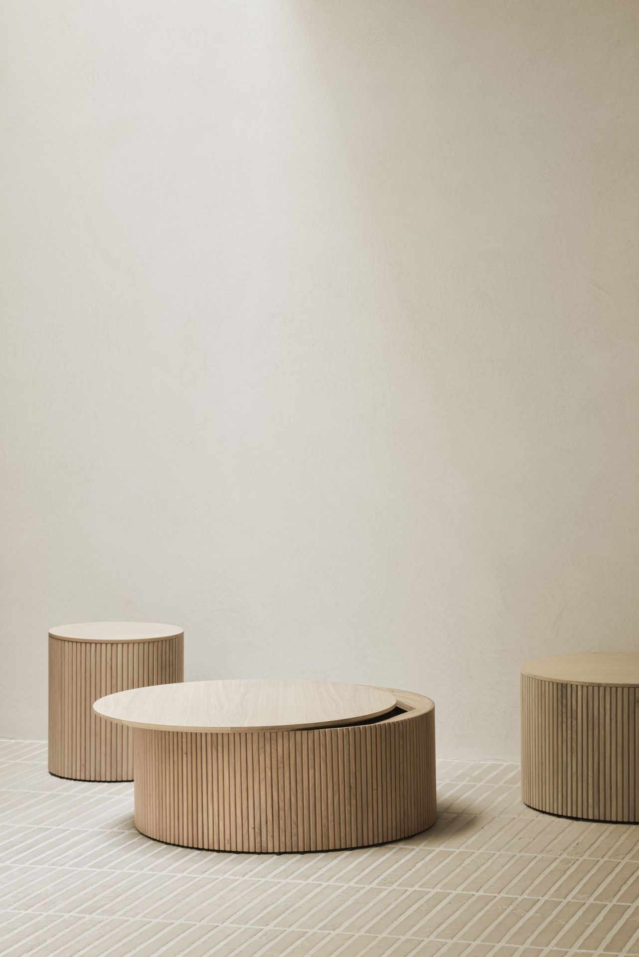 Roller Max Coffee table Oak Ø60cm Ethnicraft