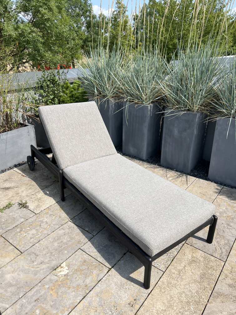 Jack Outdoor adjustable lounger teak black lacquered including cushion Ethnicraft EXHIBITION PIECES