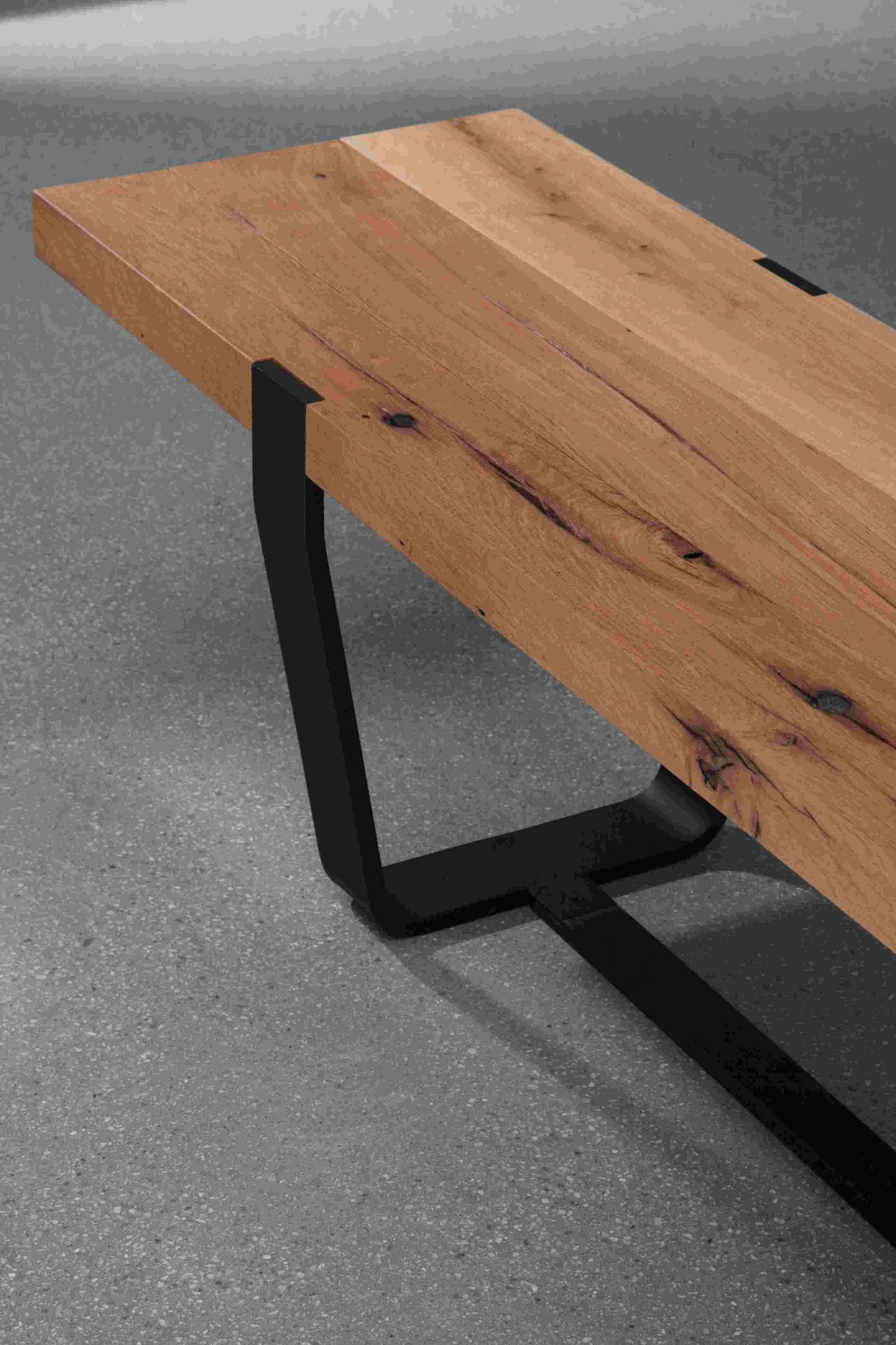 BB 12 Clamp Bench Oak Janua