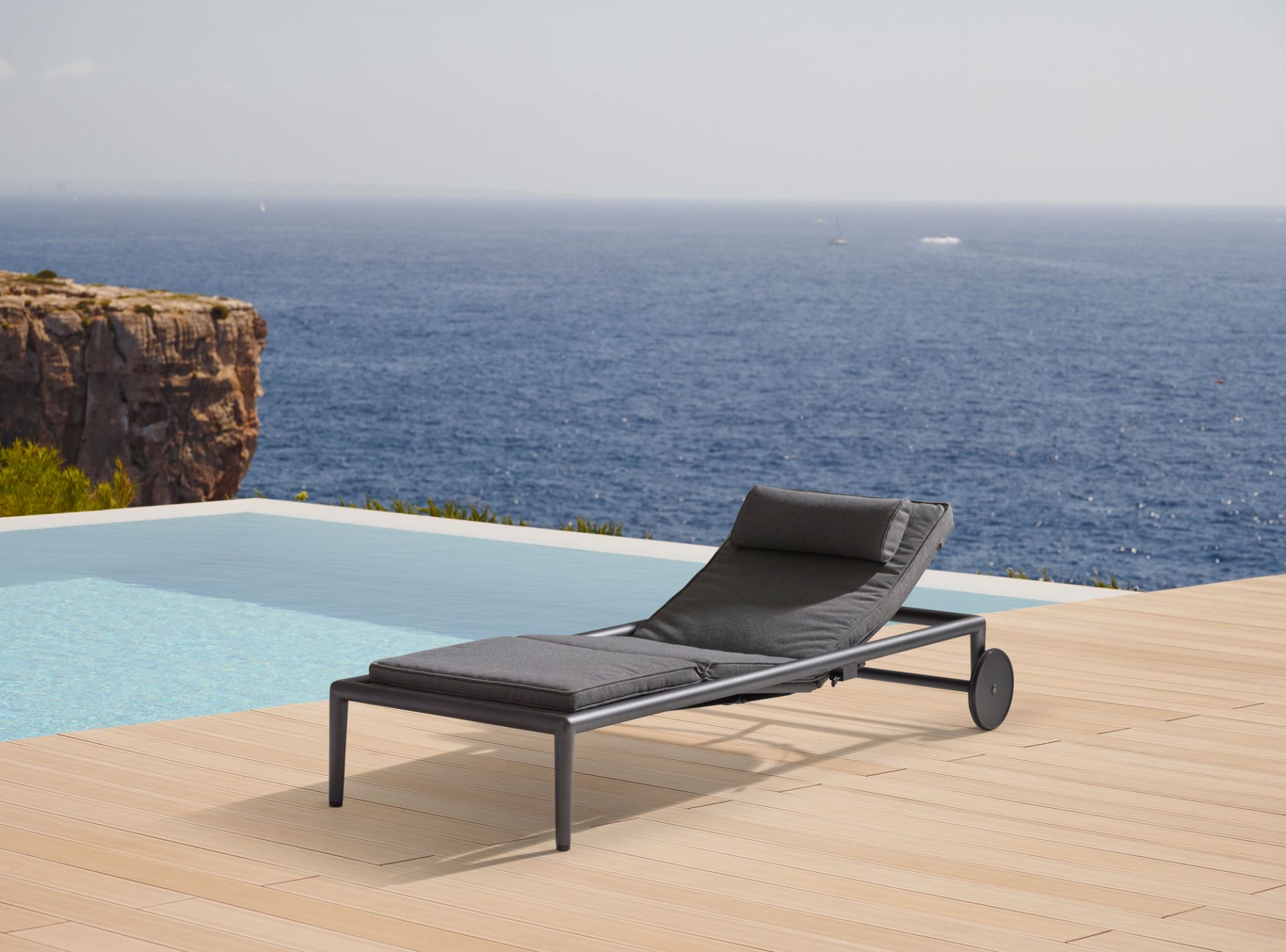 Conic Outdoor Sunbed Cane-Line