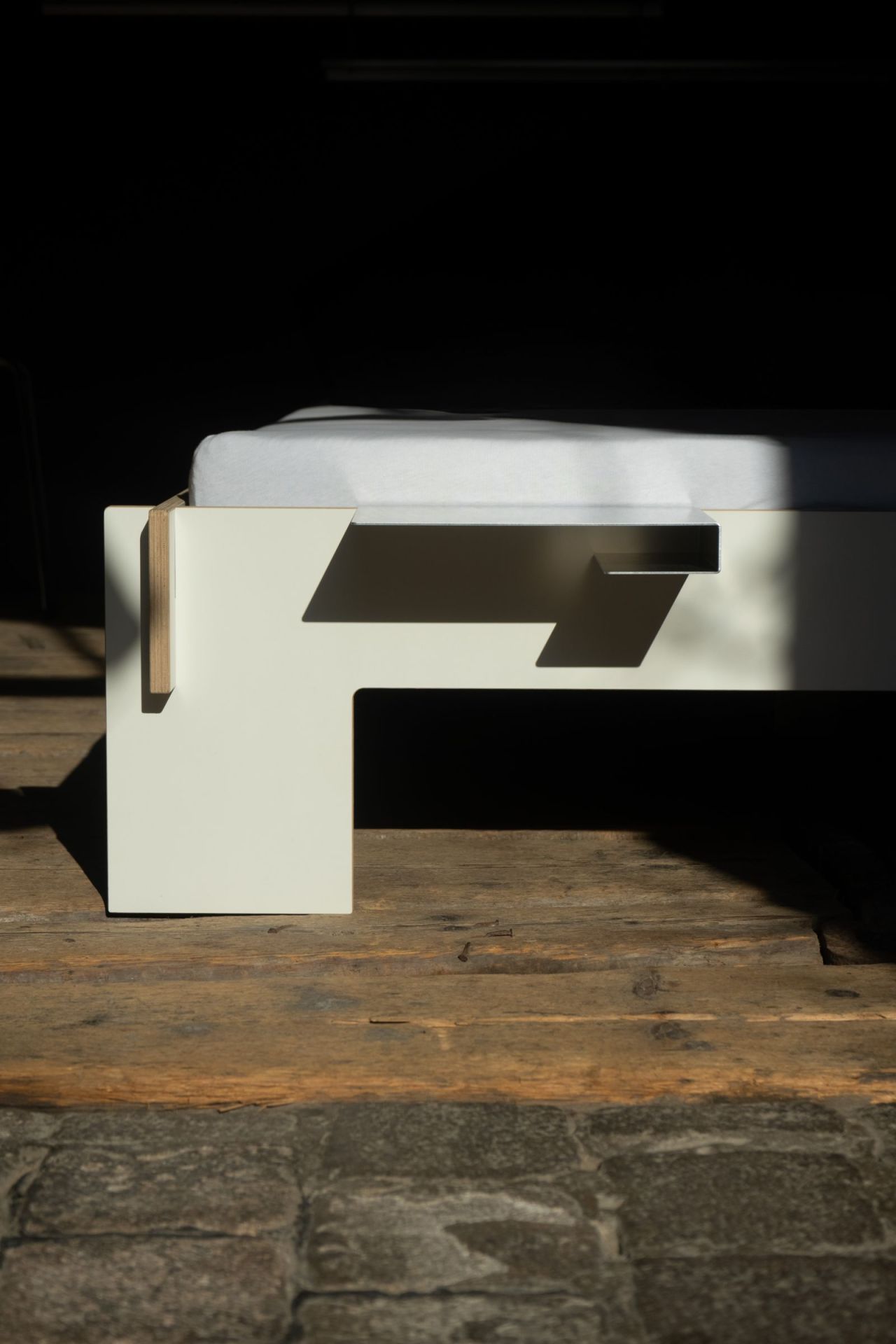 Bed edge light side shelf for Siebenschläfer / Tagedieb Nils Holger Moormann