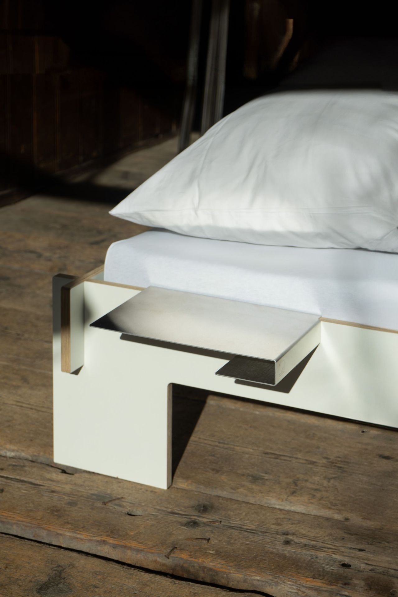 Bed edge light side shelf for Siebenschläfer / Tagedieb Nils Holger Moormann