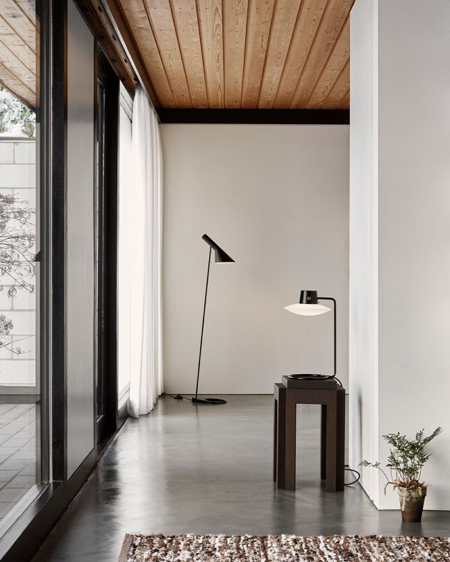 AJ Oxford 410 Table Lamp Louis Poulsen