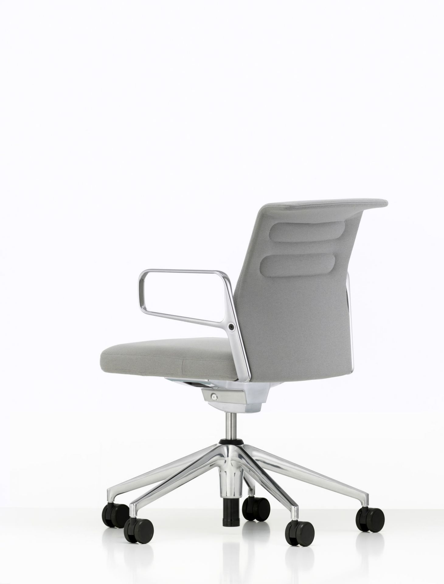 AC5 Studio Office Swivel Chair Vitra
