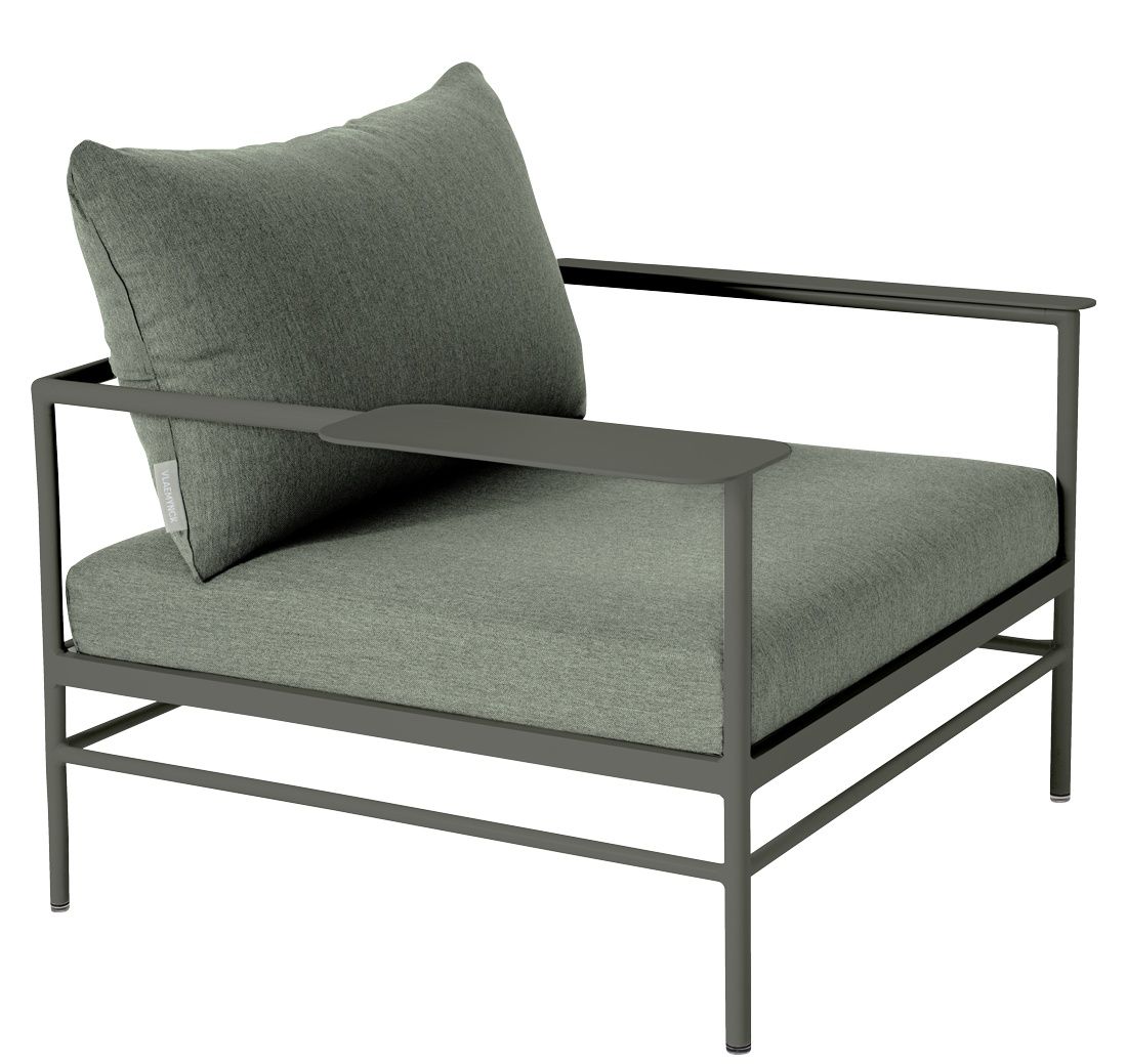 Rivage lounge chair with armrests Outdoor Fermob