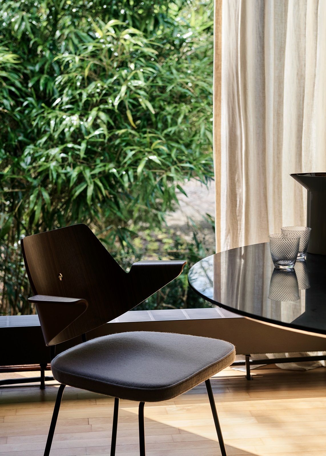 RFH Robin Day RD7 Armchair Armchair AndTradition