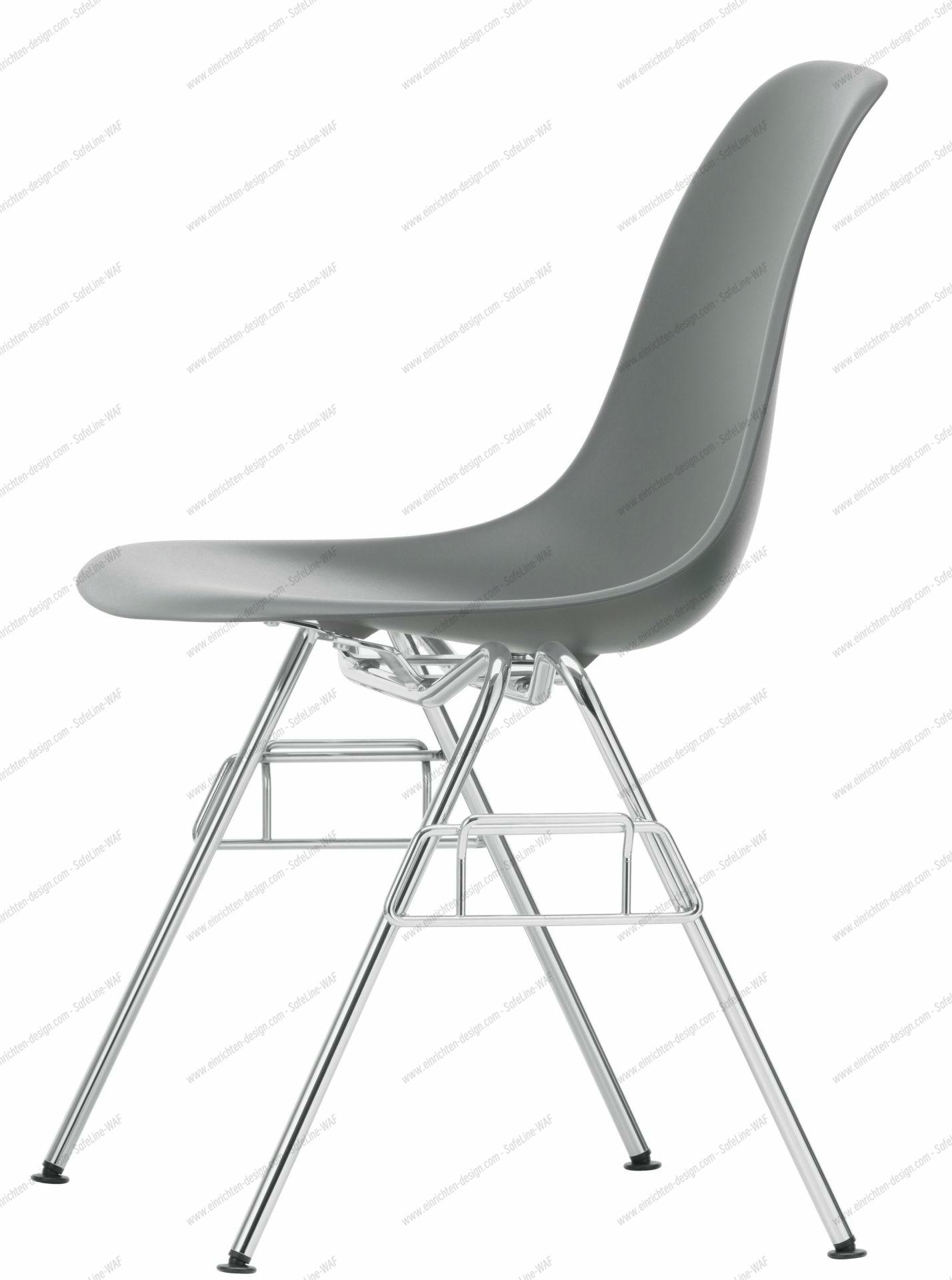 Eames Plastic Side Chair DSS Chair Vitra