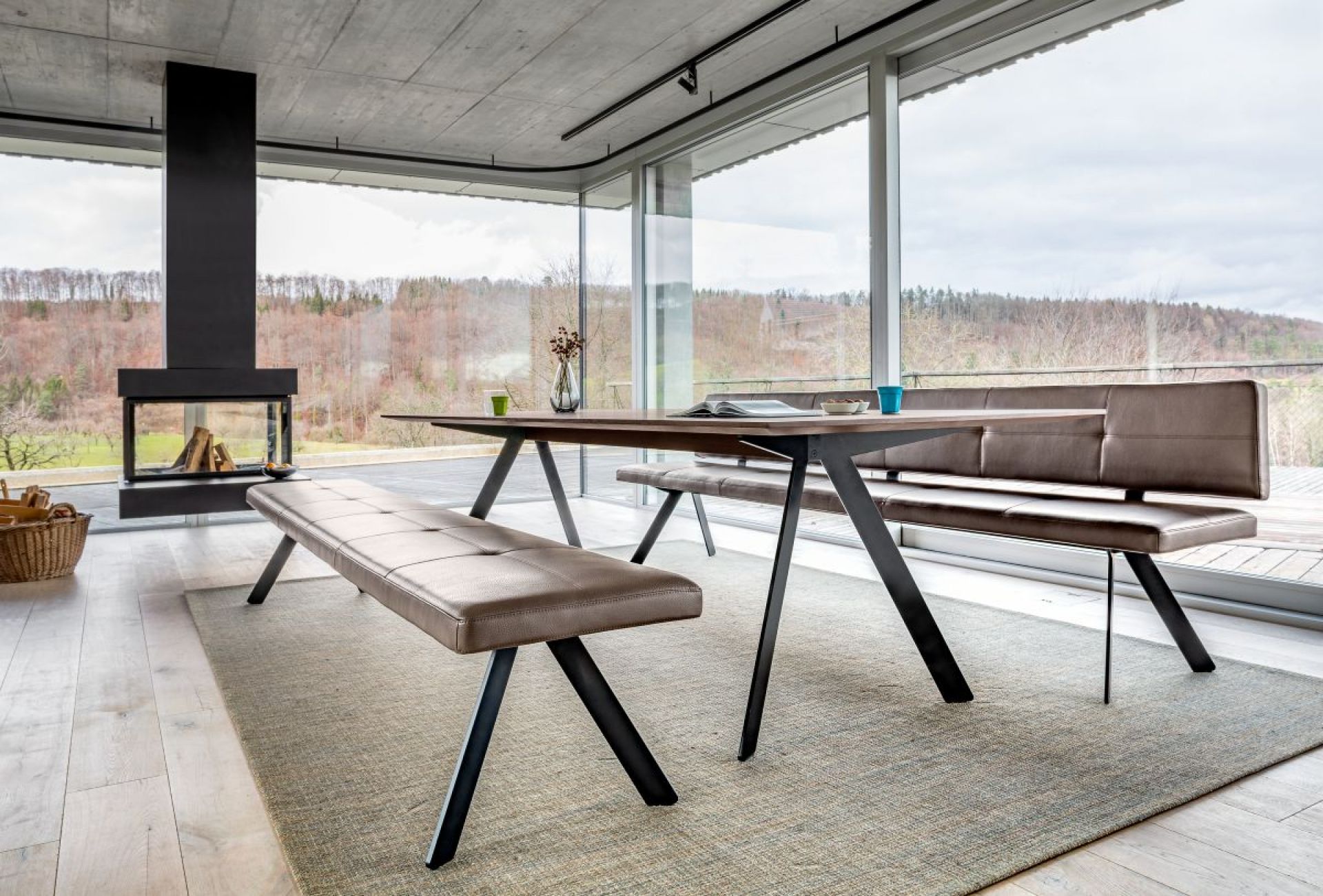 Carim bench with backrest Girsberger