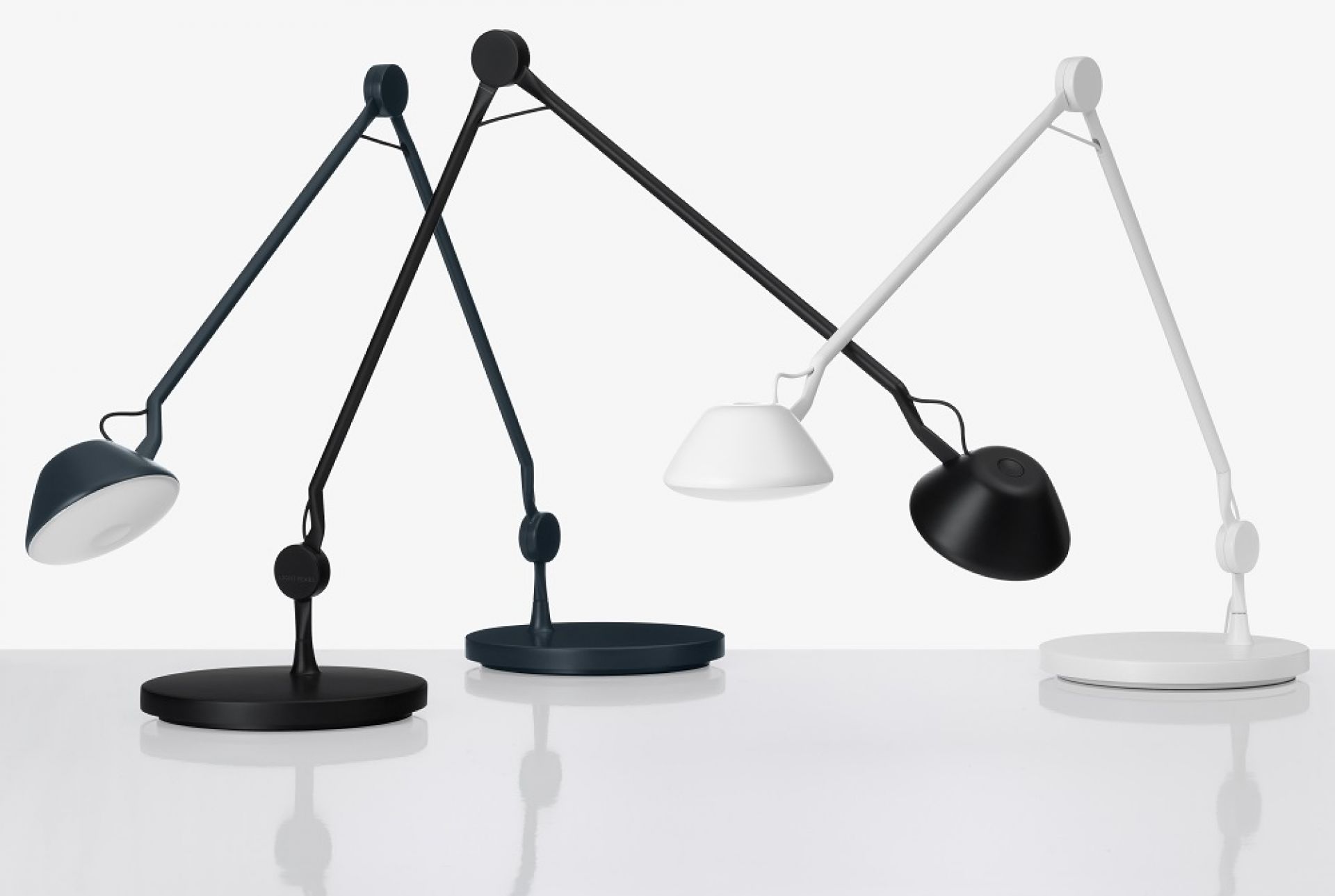 AQ01 Table lamp Fritz Hansen