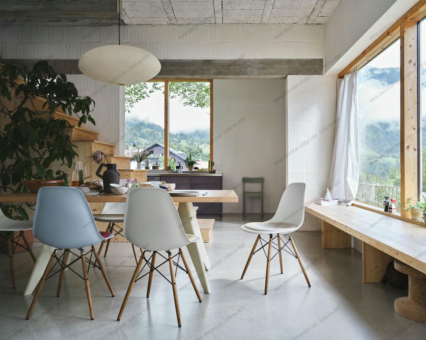 Eames Plastic Side Chair DSW Chair Vitra