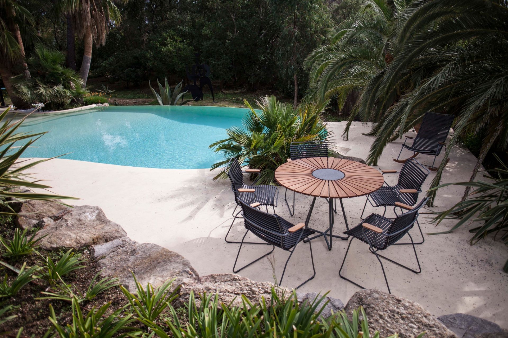 Circle Outdoor Table Houe