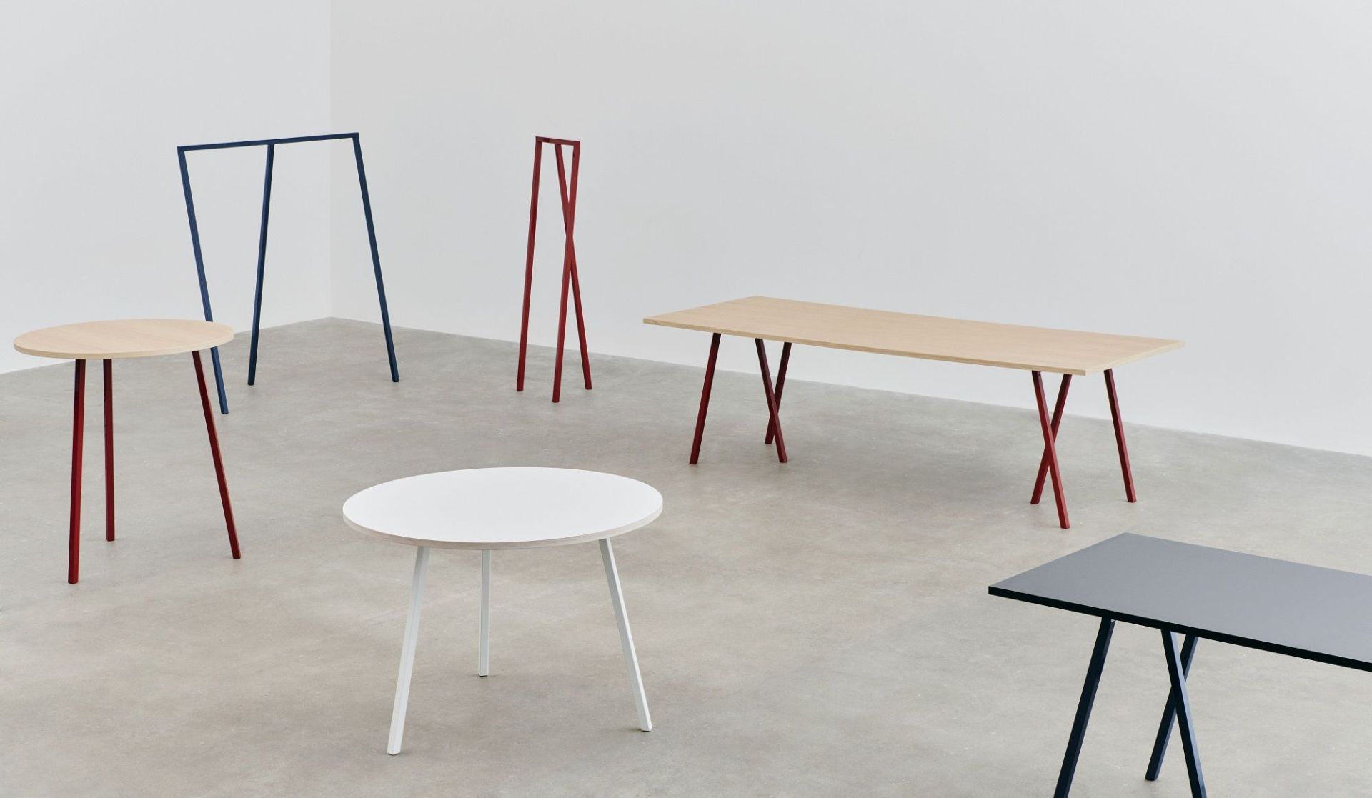 Loop Stand Table Inclusive Support Table / Dining Table 160 Hay