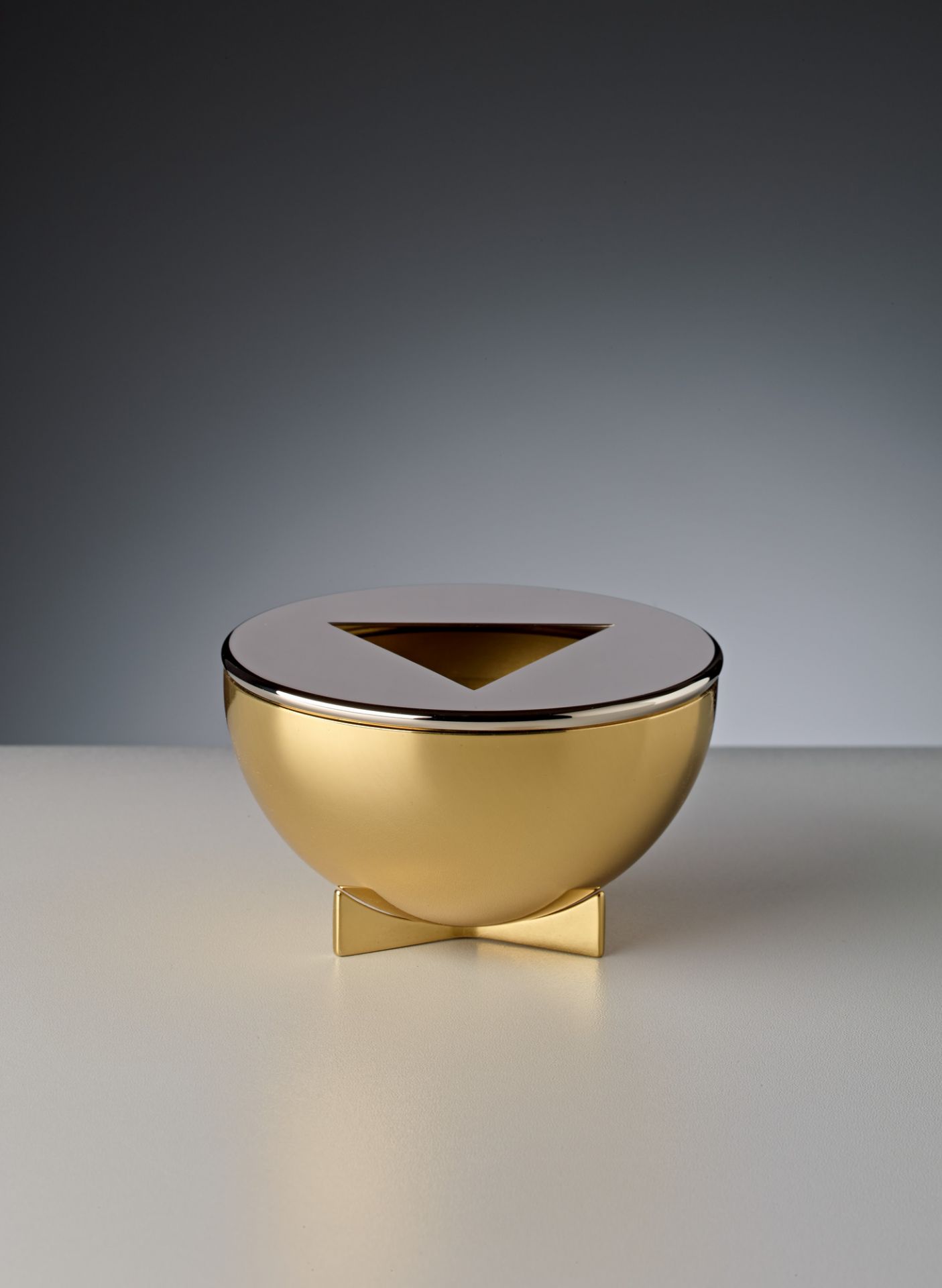 MB 24 / MB24 Bauhaus Marianne Brandt Ashtray Tecnolumen 