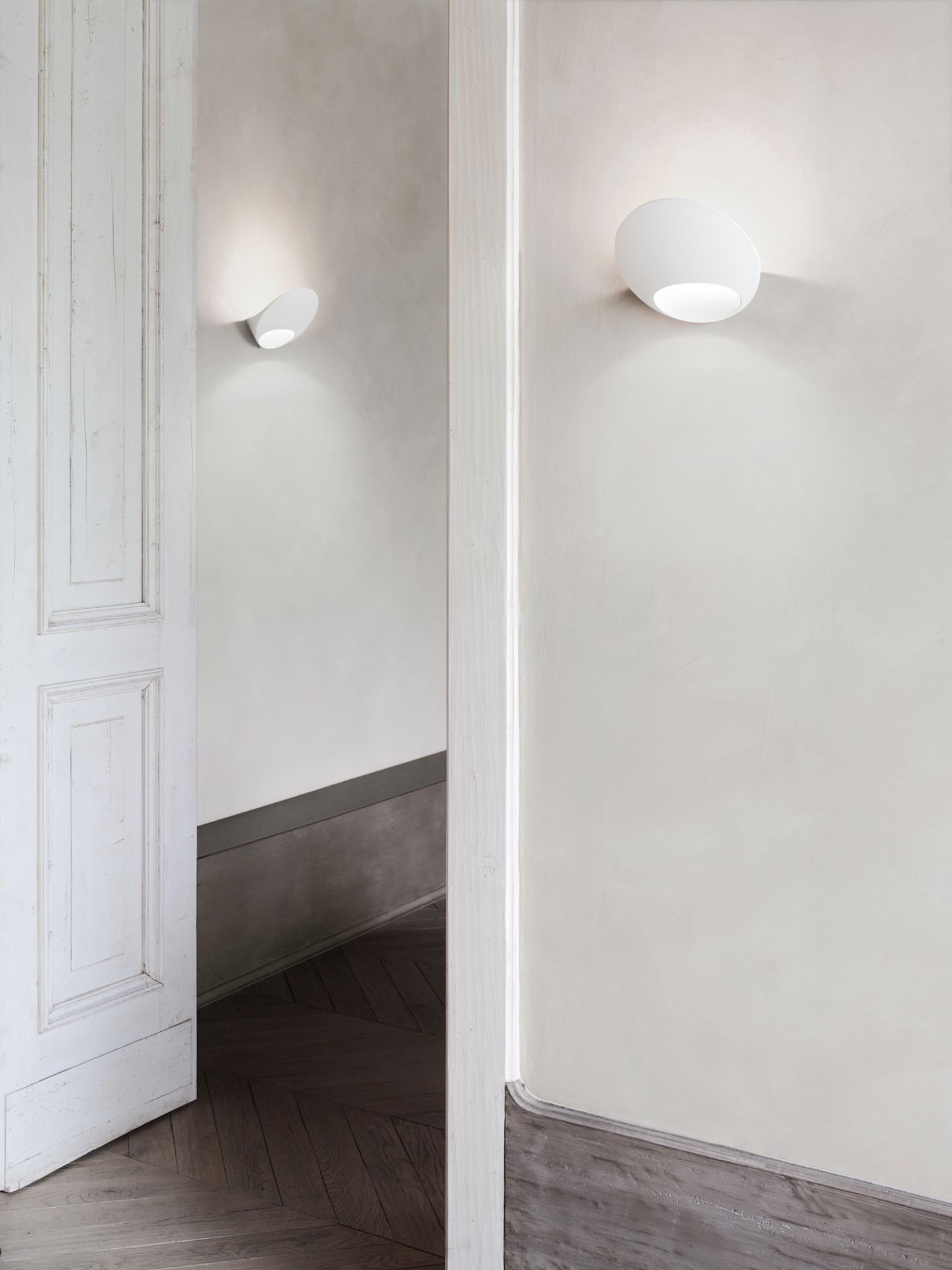 D90 Garbi Wall Lamp Luceplan