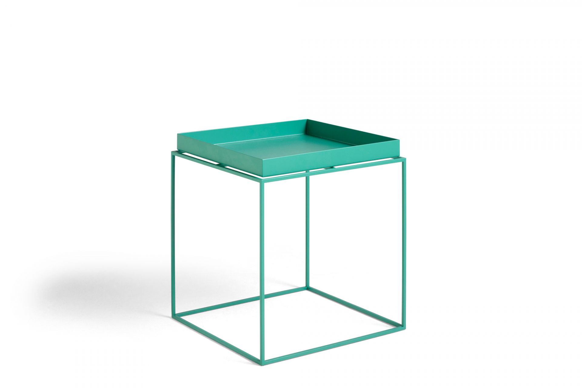Hay Tray Table M in Pfefferminzgrün, moderner Beistelltisch mit Tablett, Metallgestell und minimalistischem Design.