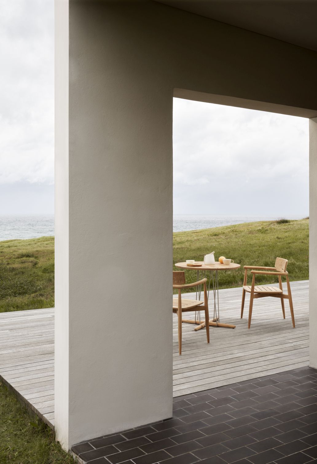 E008 Embrace Outdoor Chair Carl Hansen & Søn