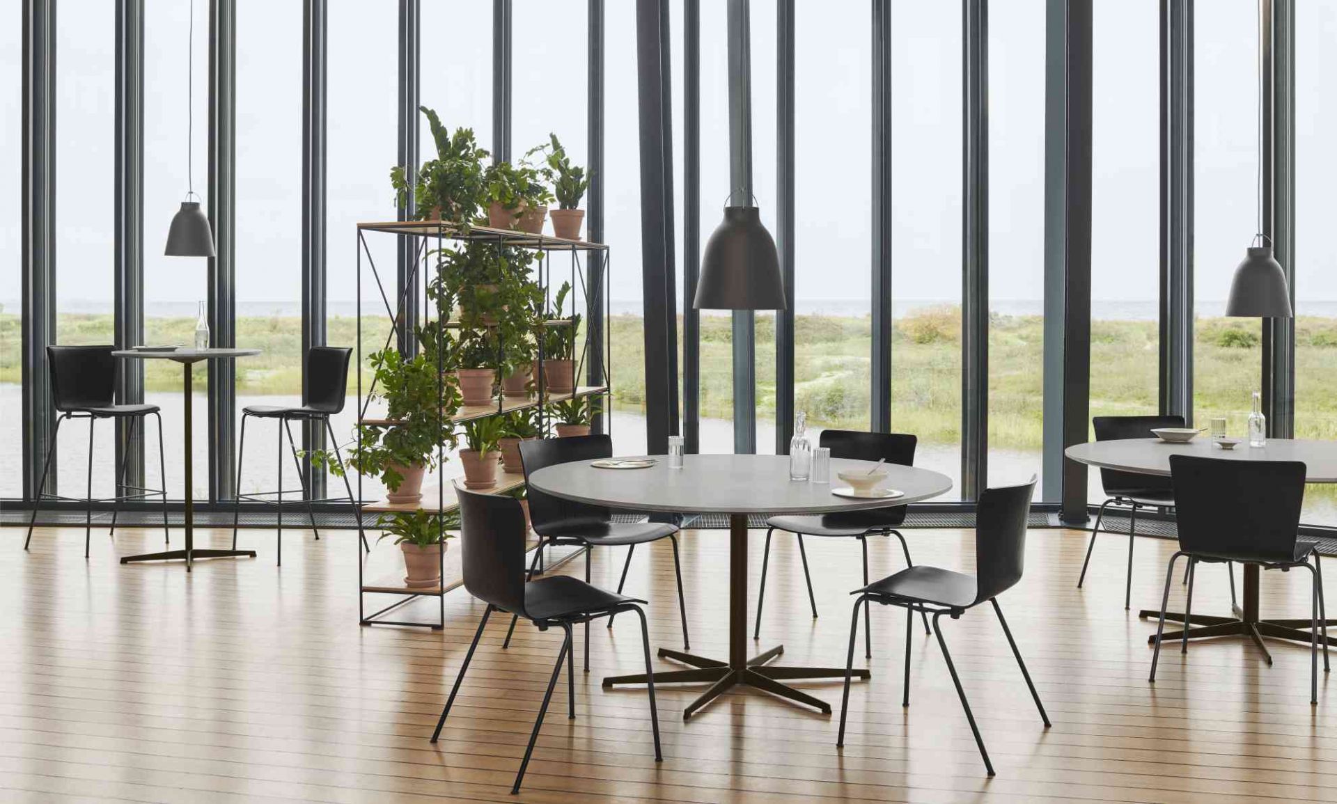 Circular Table Series Round Fritz Hansen