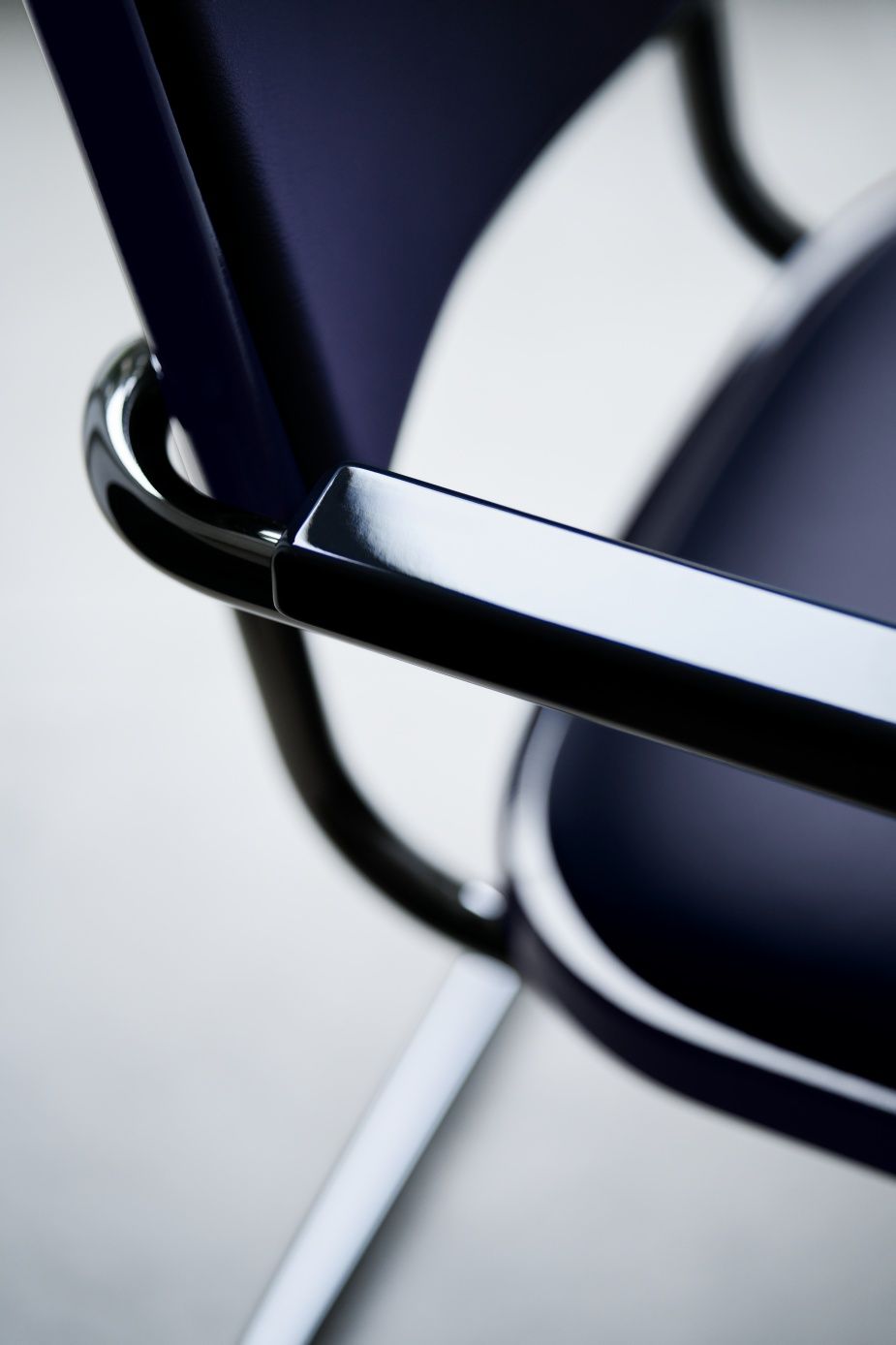 JS. Thonet by Jil Sander S 64 P / S64P cantilever chair Thonet