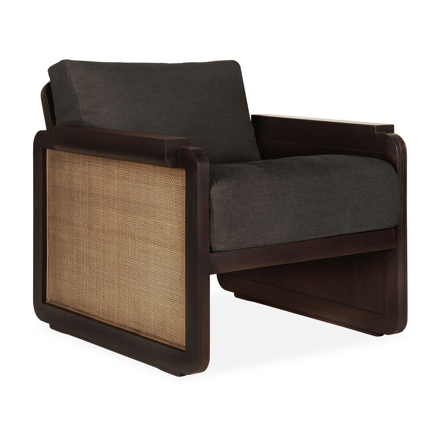 Ethnicraft Sessel: Panel Lounge Sessel mit dunklem Holzrahmen und Rattangeflecht, bequeme graue Polsterung.