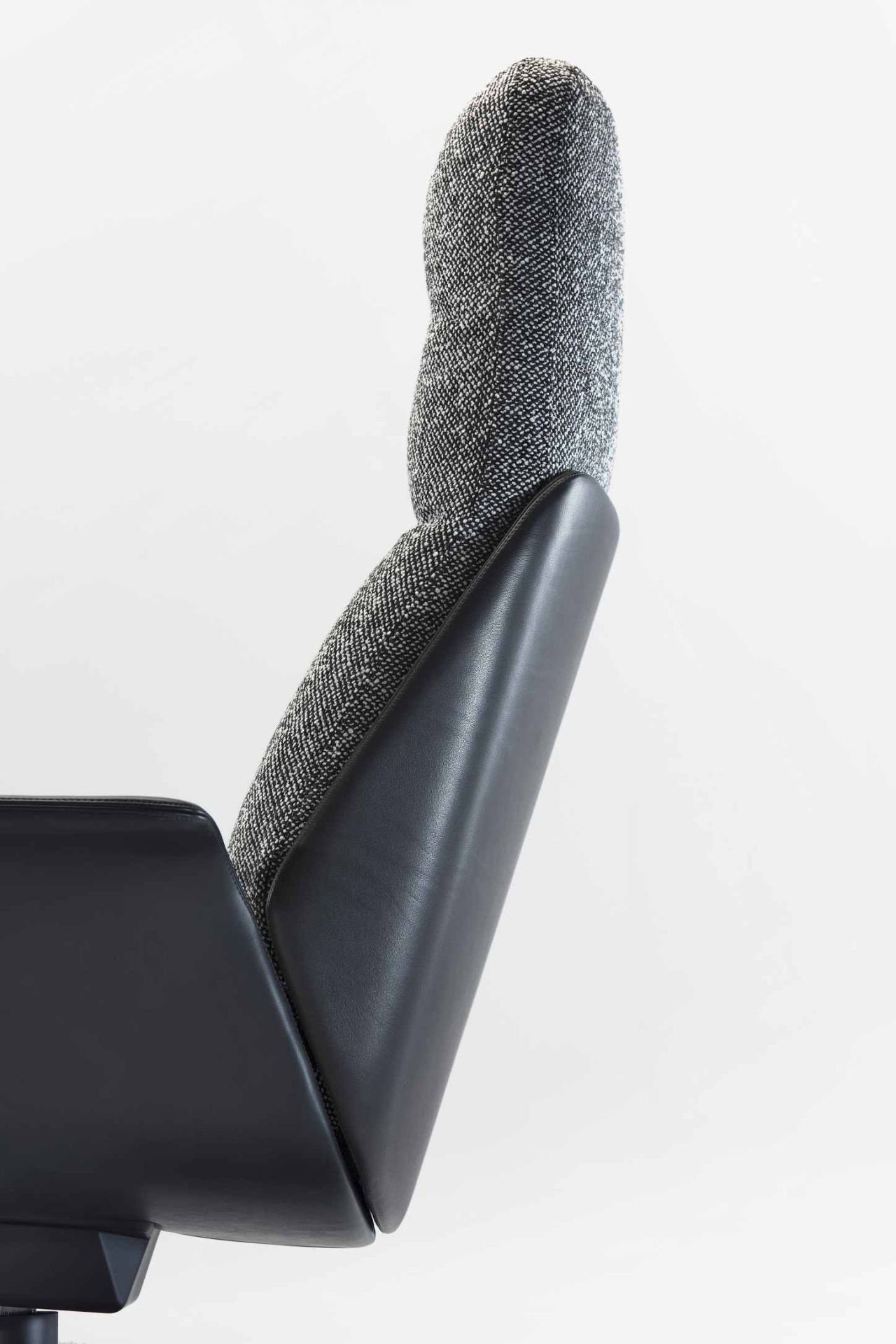 Rei armchair Prostoria
