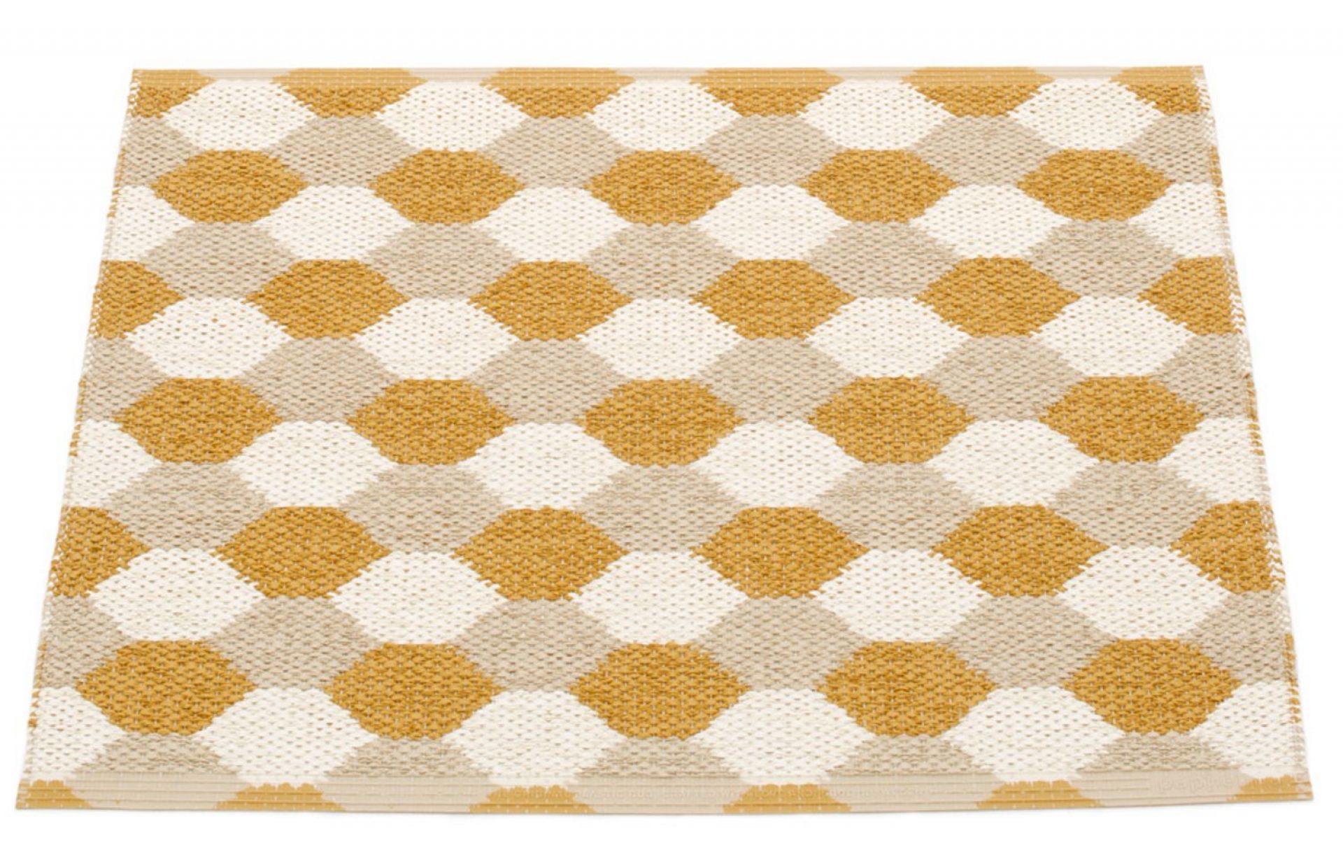 Dana plastic carpet ocher 70x60 Pappelina