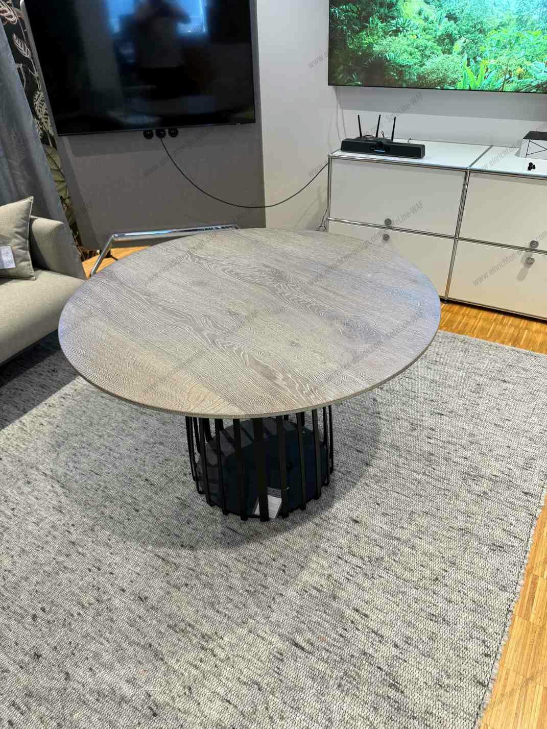 BC 07 Basket table round OAK SMOKED WHITE ROUGH EFFECT Janua EXHIBITION PIECE