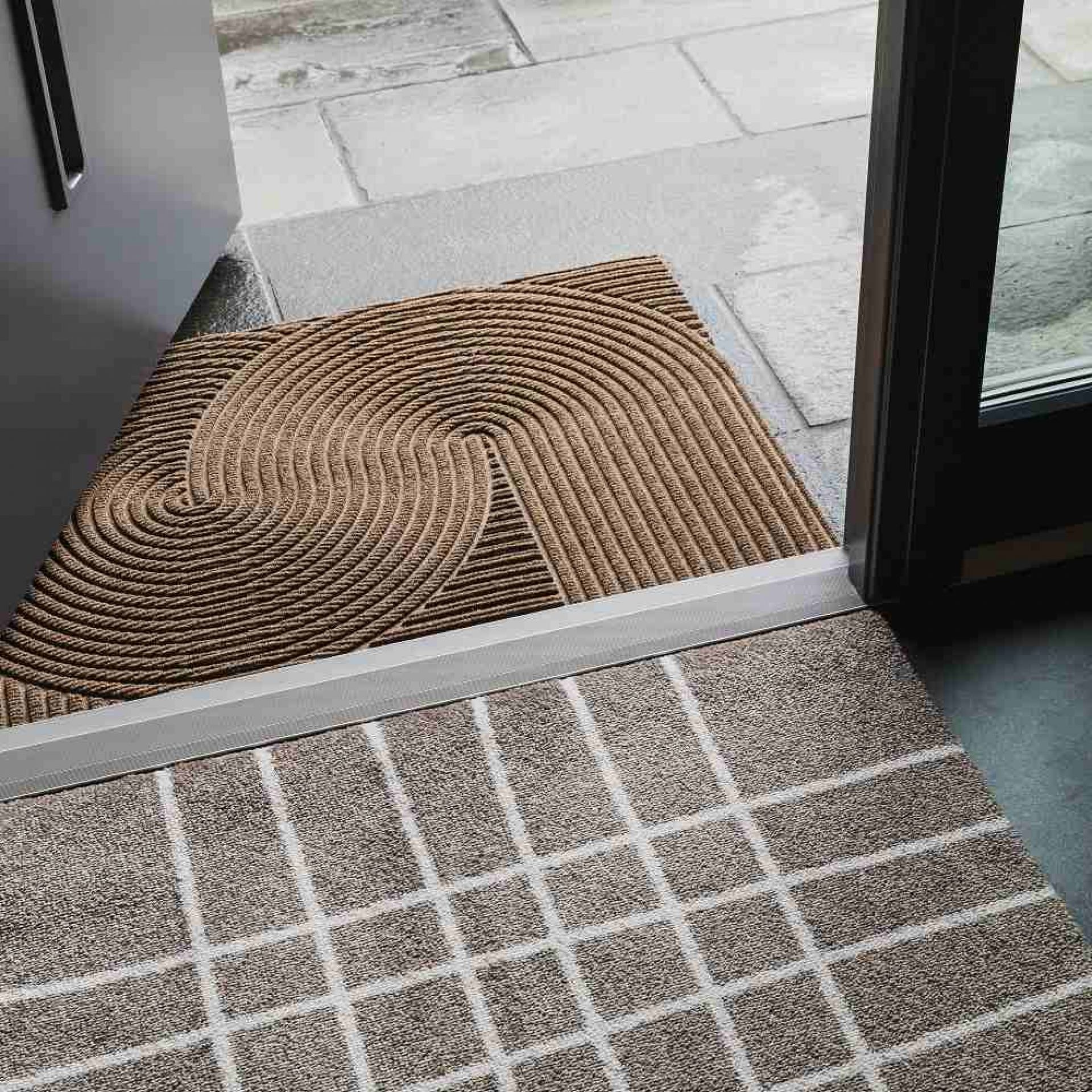 Heyli 60 L x 36 W Indoor Outdoor Door Mat