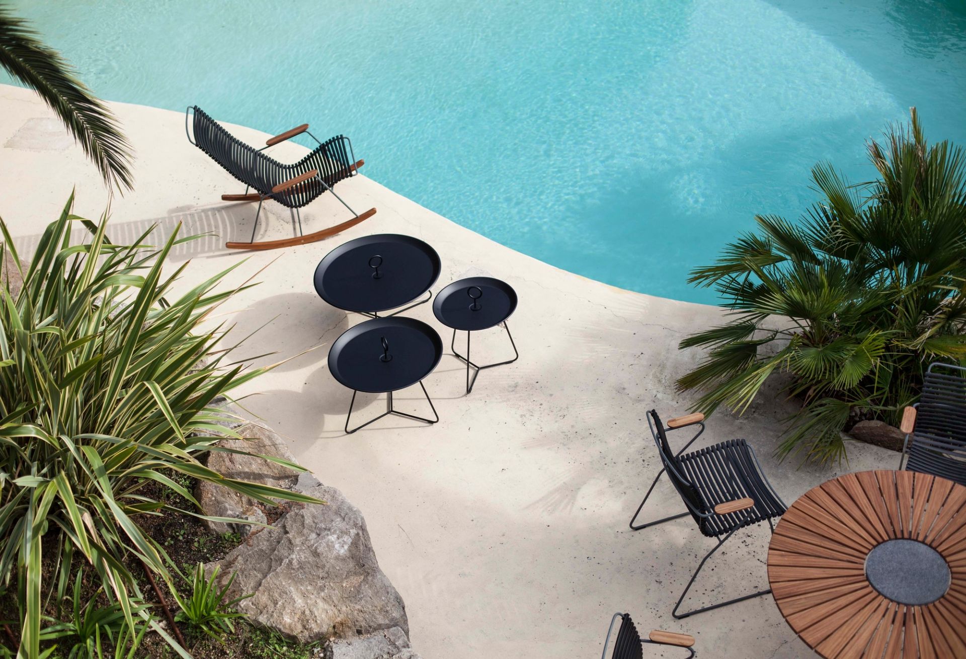 Eyelet Outdoor / Indoor side table medium Houe
