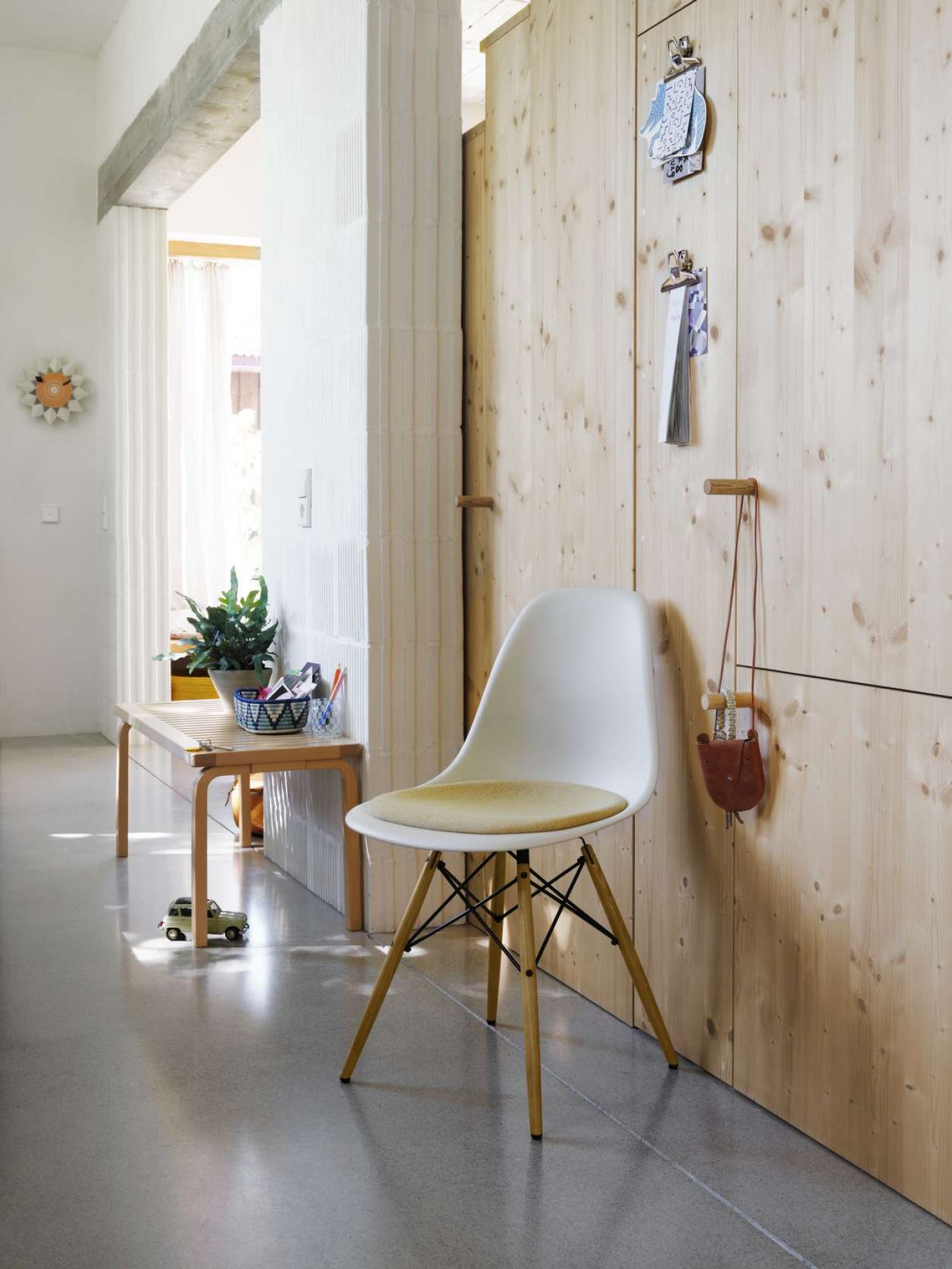 Eames Fibreglass Chair DSW Chair with seat cushion Vitra