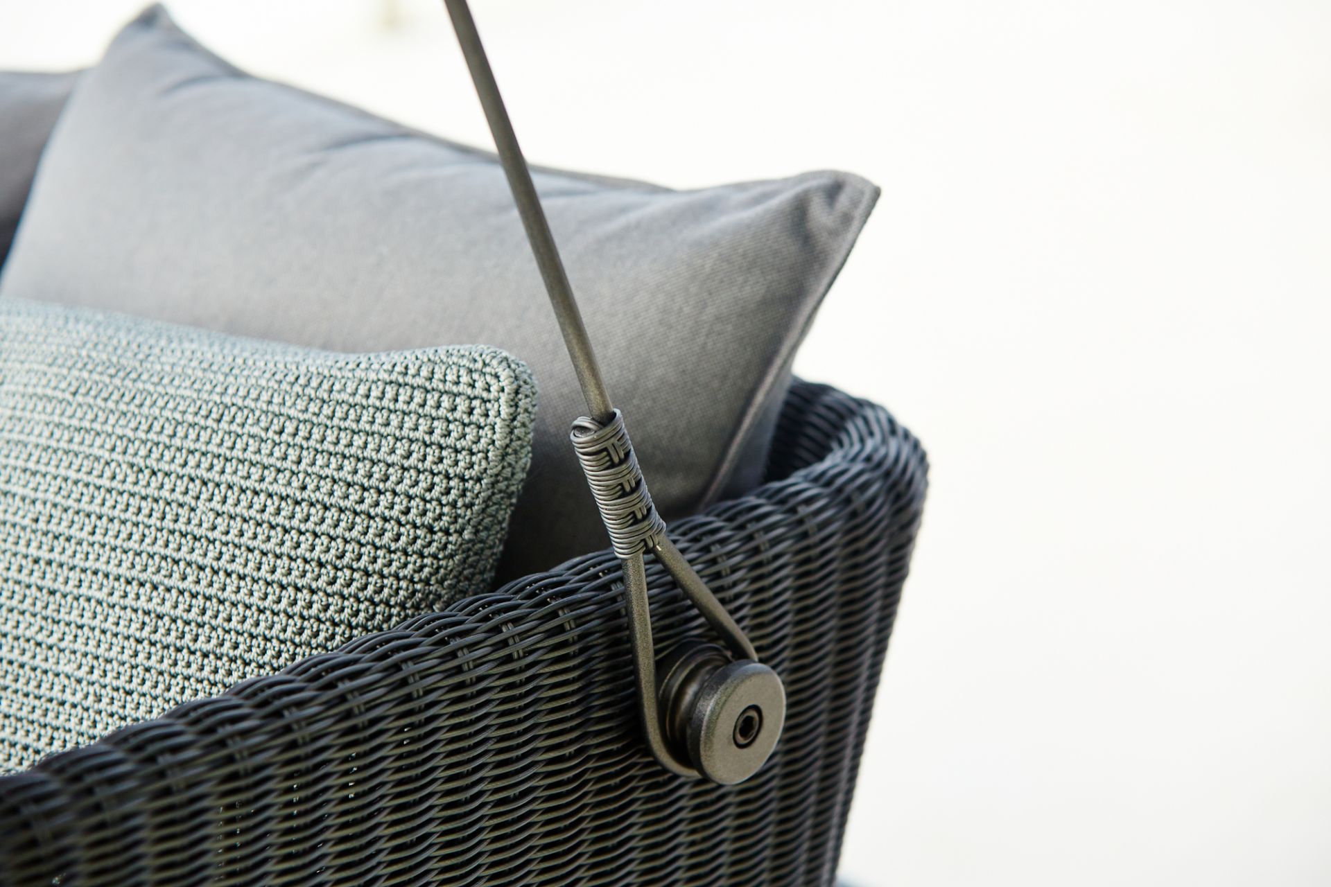 Cave Garden Swing with Cushion set Cane-Line