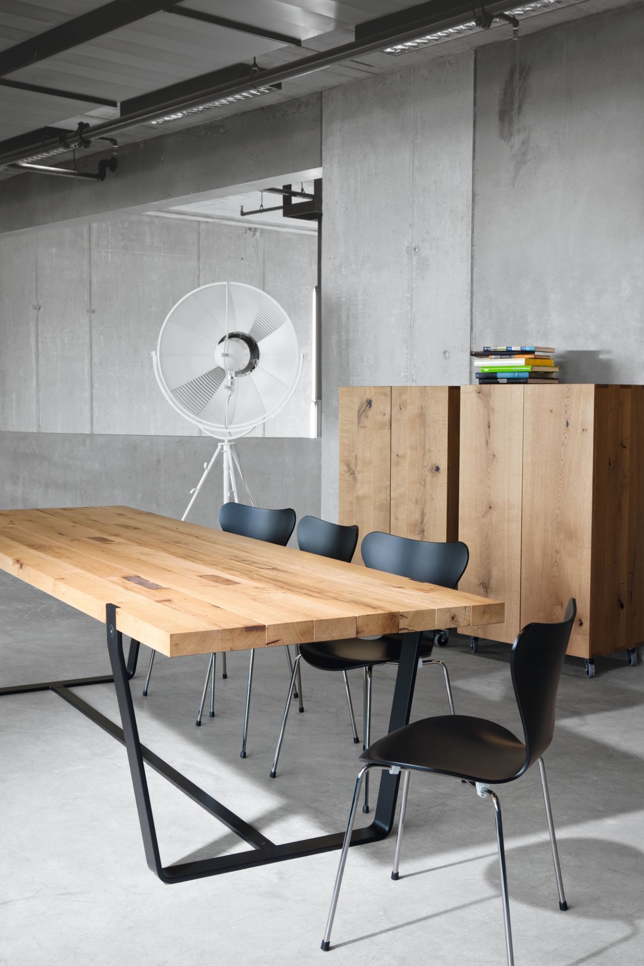BB 11 Clamp table oak Janua