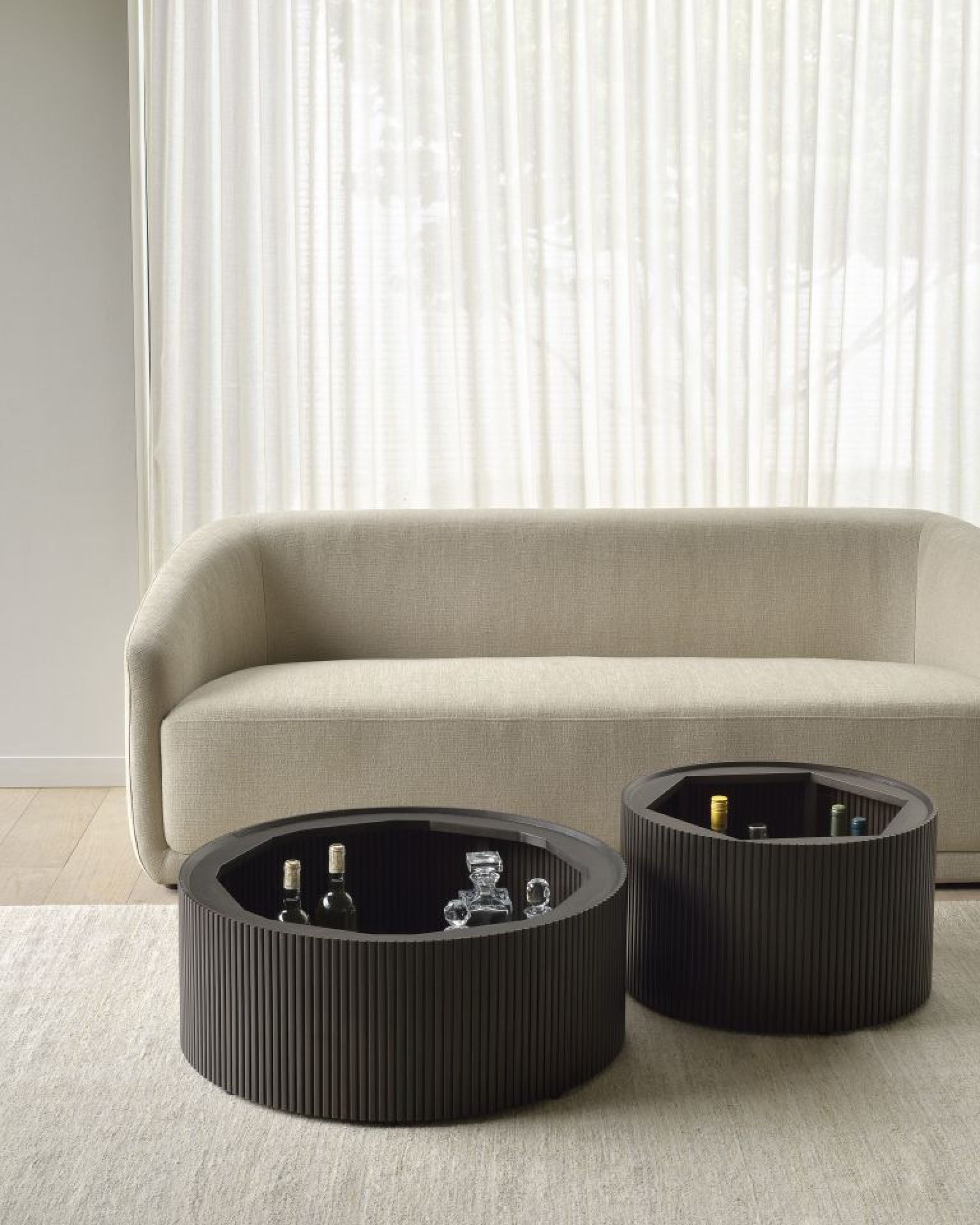 Roller Max Coffee Table Round Mahogany Ethnicraft