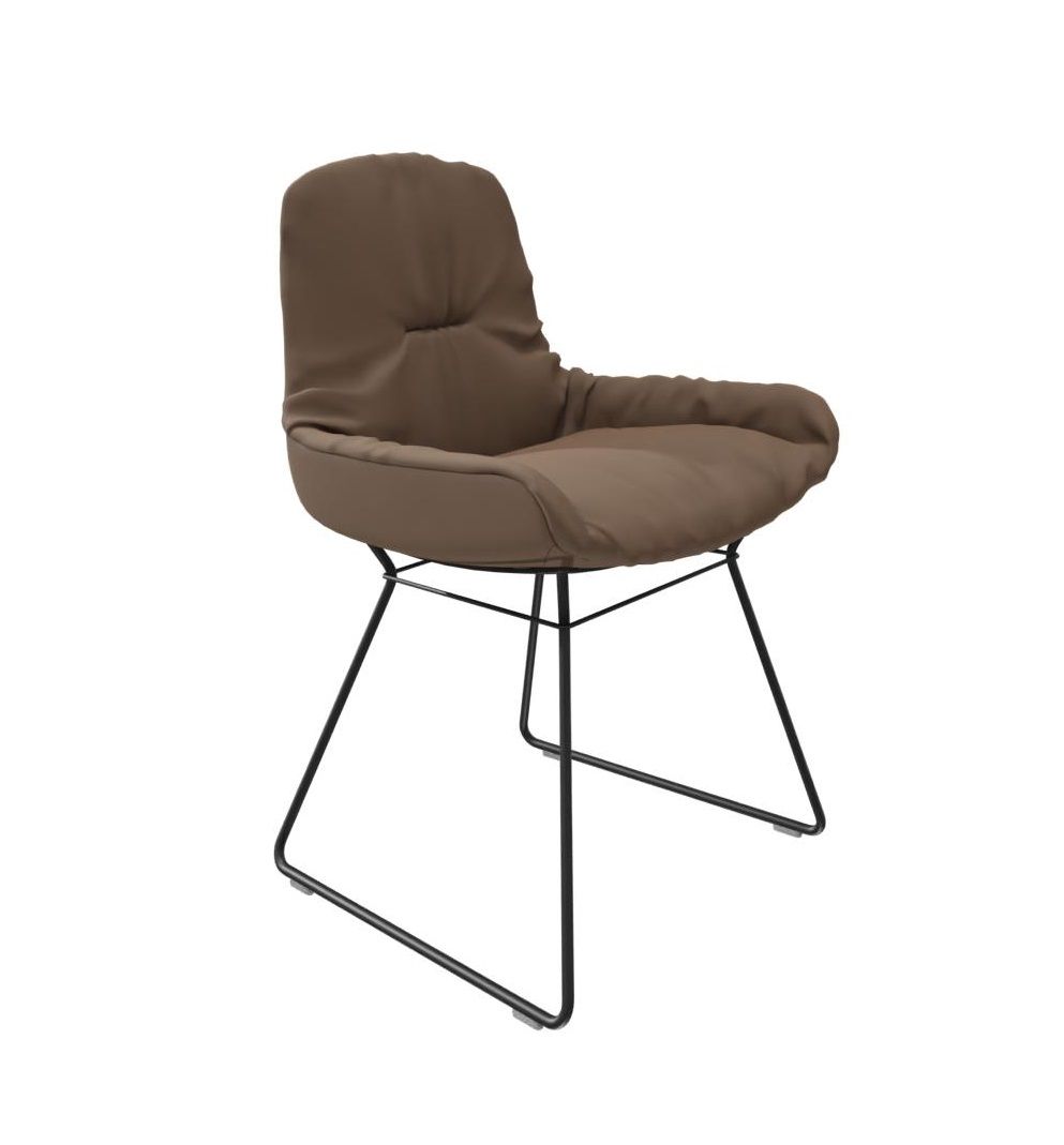 Leya chair low armrest leather Sahara Freifrau Manufaktur PREFERRED COMBINATION