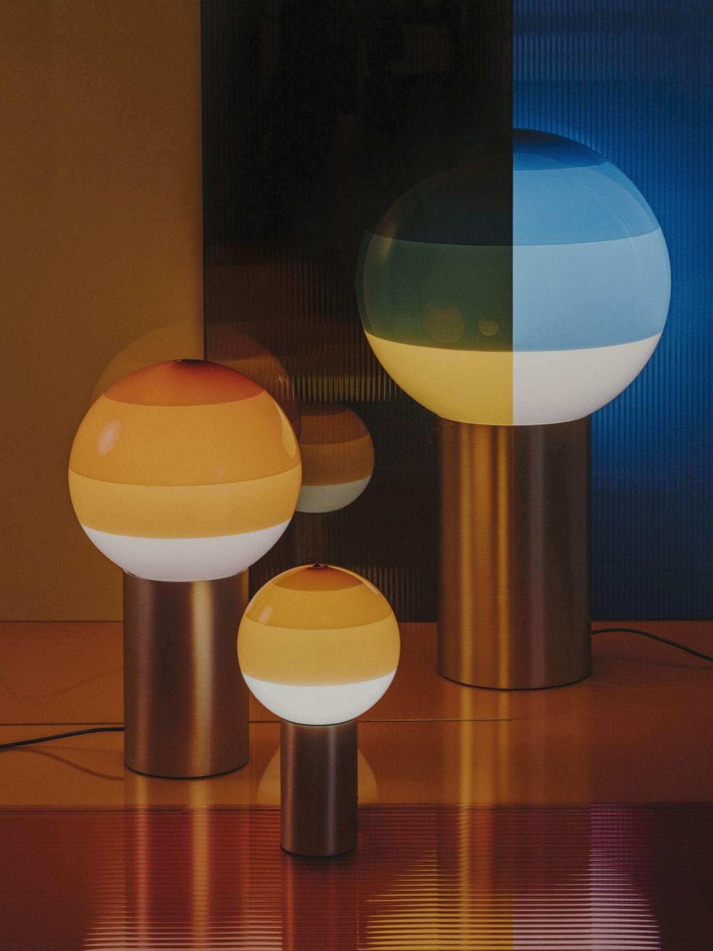 Dipping Light M LED Table lamp Marset green - brass